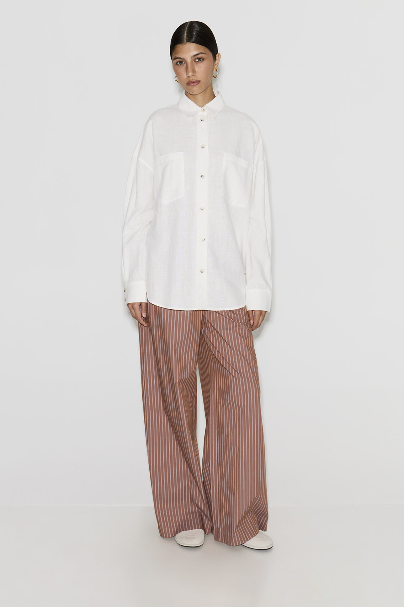 Рубашка изо льна молочного цвета, S
Рубашка изо льна молочного цвета, S