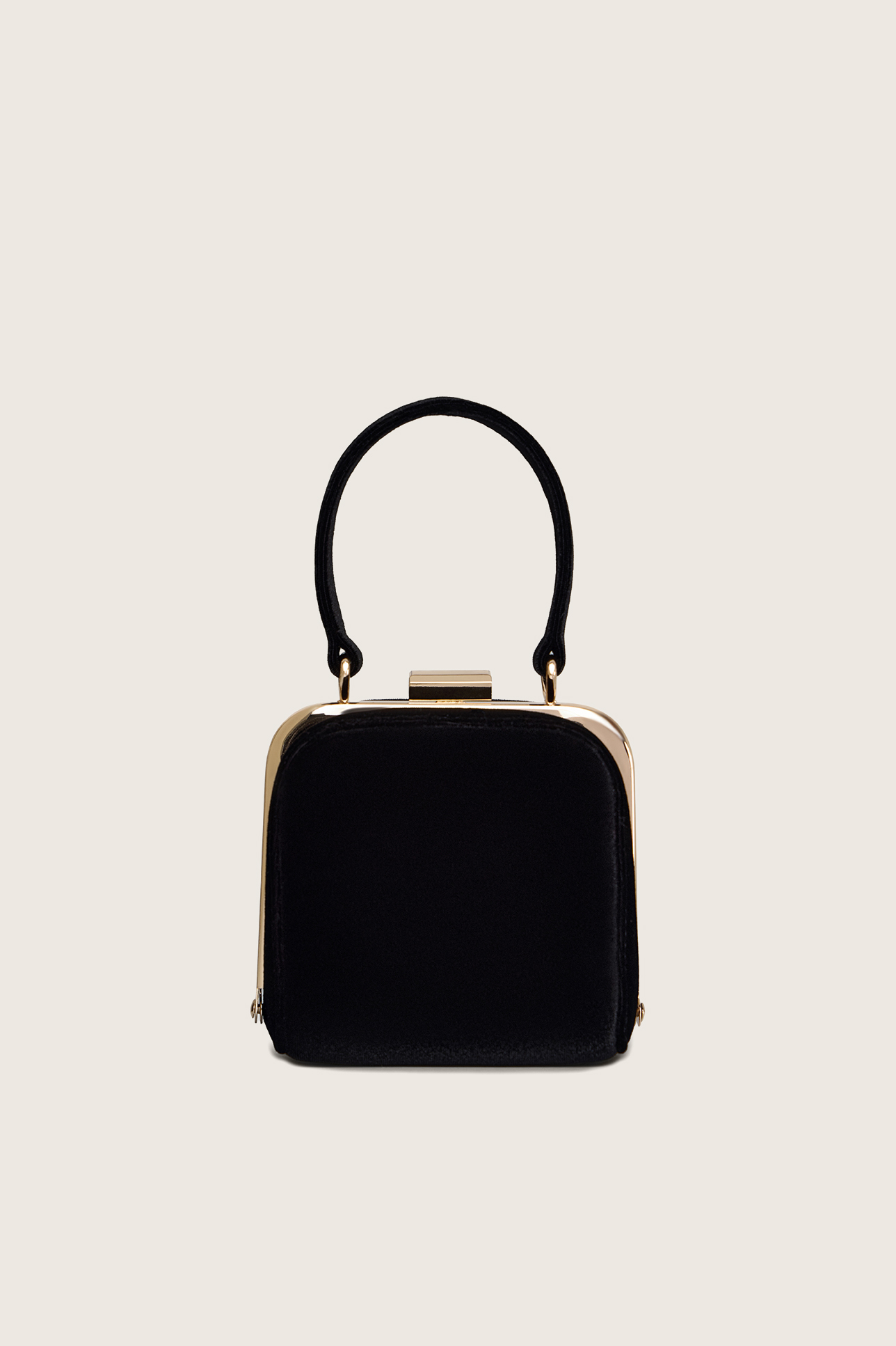Сумка-коробочка из бархата черного цвета, OS
Сумка-коробочка из бархата черного цвета, OS