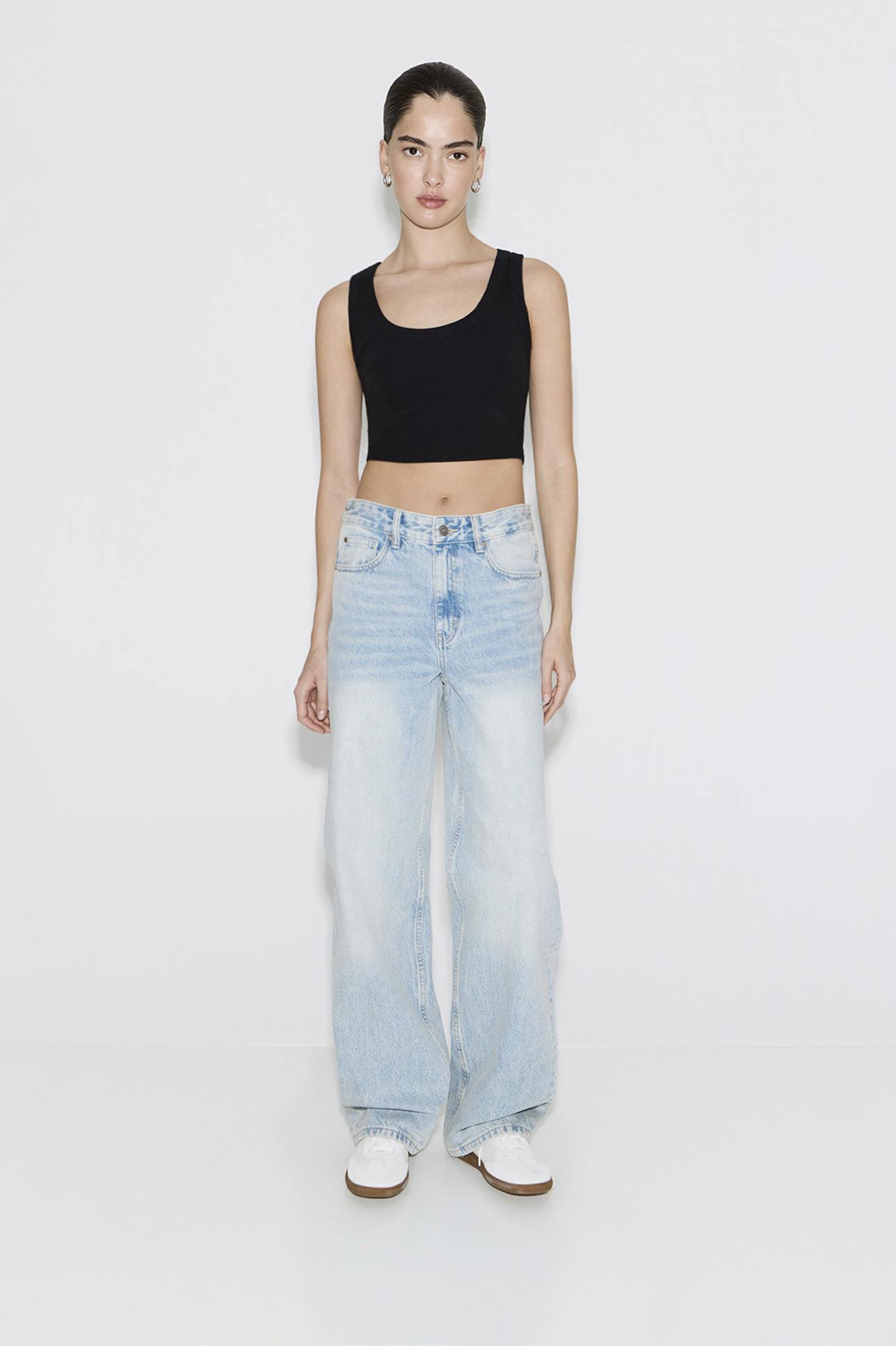 Майка укороченная черного цвета, XS 
Майка укороченная черного цвета, XS