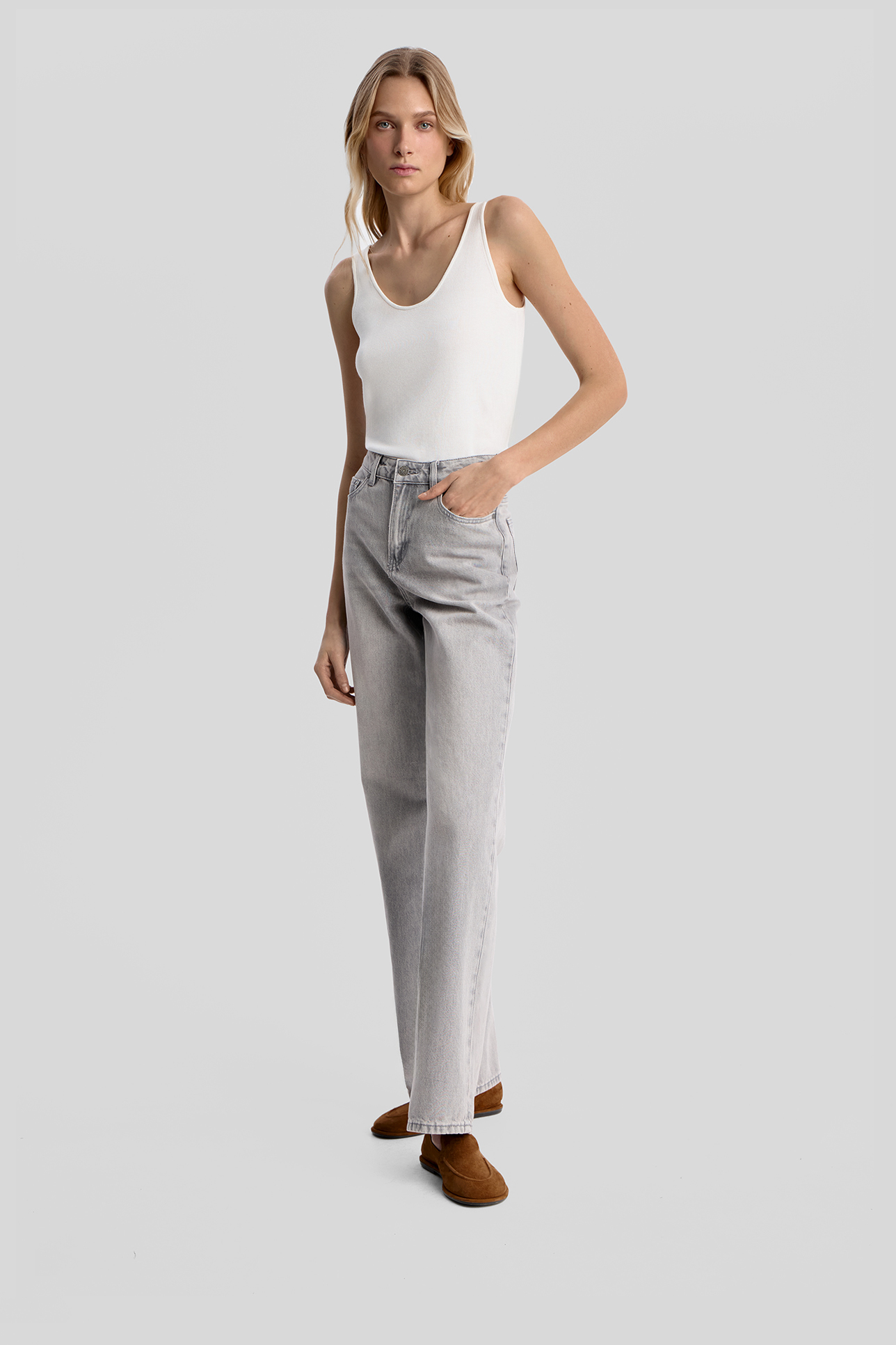 Джинсы Wide leg WL100 светло-серого цвета, 25/30
Джинсы Wide leg WL100 светло-серого цвета, 25/30