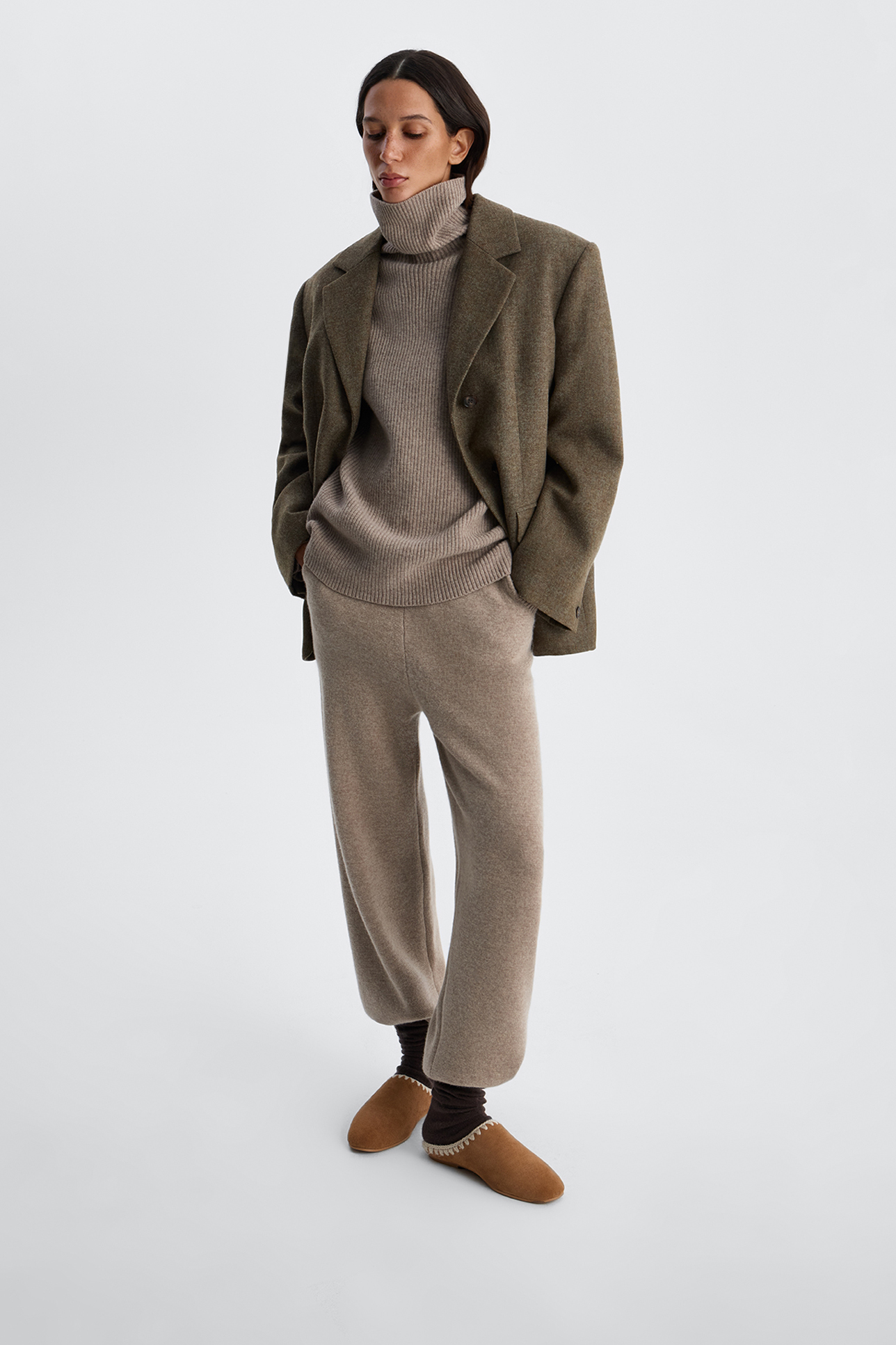 Свитер oversize с широким рукавом серо-бежевого цвета, S
Свитер oversize с широким рукавом серо-бежевого цвета, S