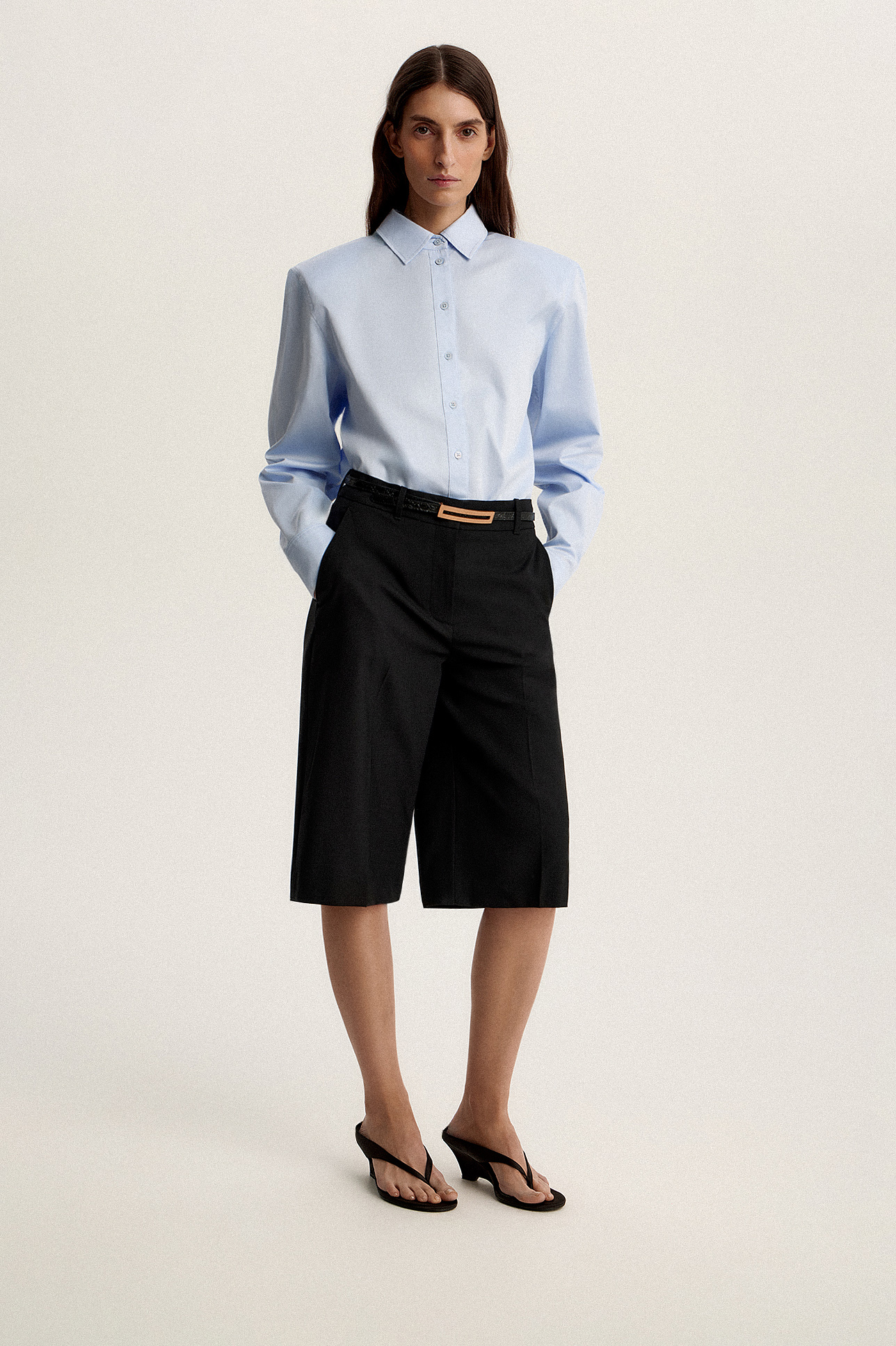 Бермуды со стрелками из фактурной шерсти, L
Бермуды со стрелками из фактурной шерсти, L