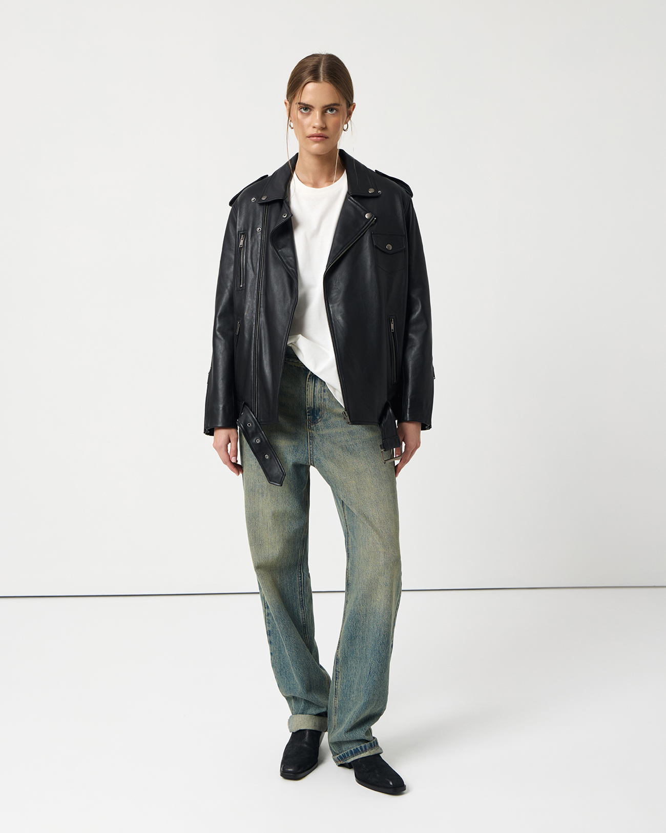 Куртка кожаная оверсайз черного цвета, M
Куртка кожаная оверсайз черного цвета, M