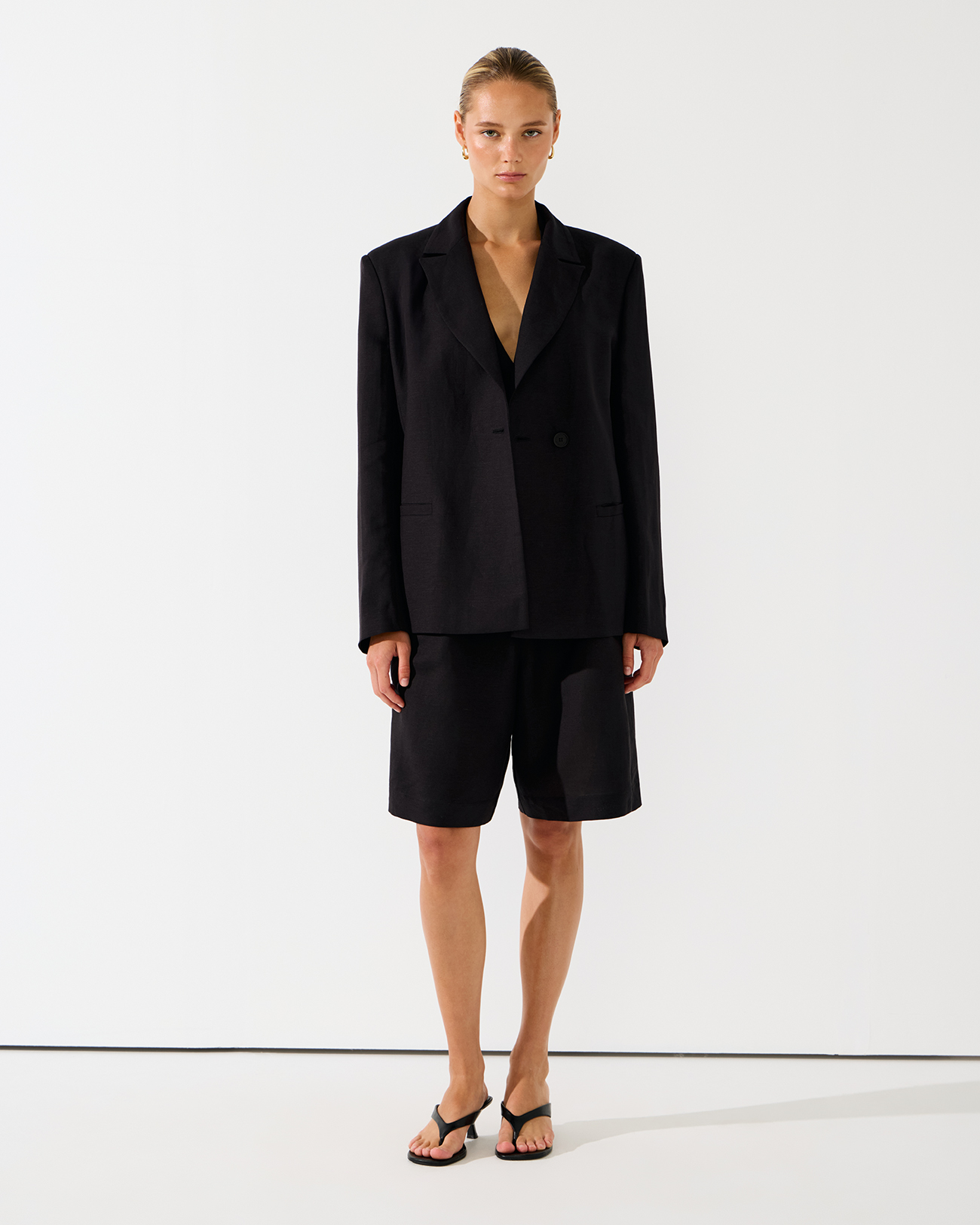 Жакет однобортный изо льна черного цвета, L
Жакет однобортный изо льна черного цвета, L