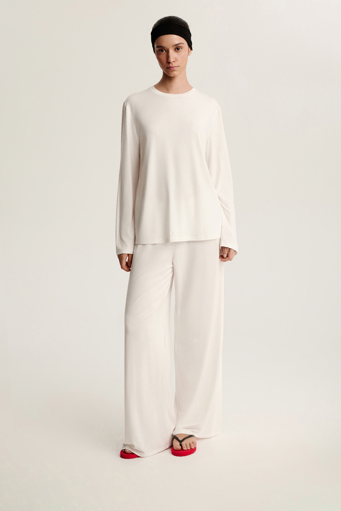 Лонгслив свободный из модала, S
Лонгслив свободный из модала, S