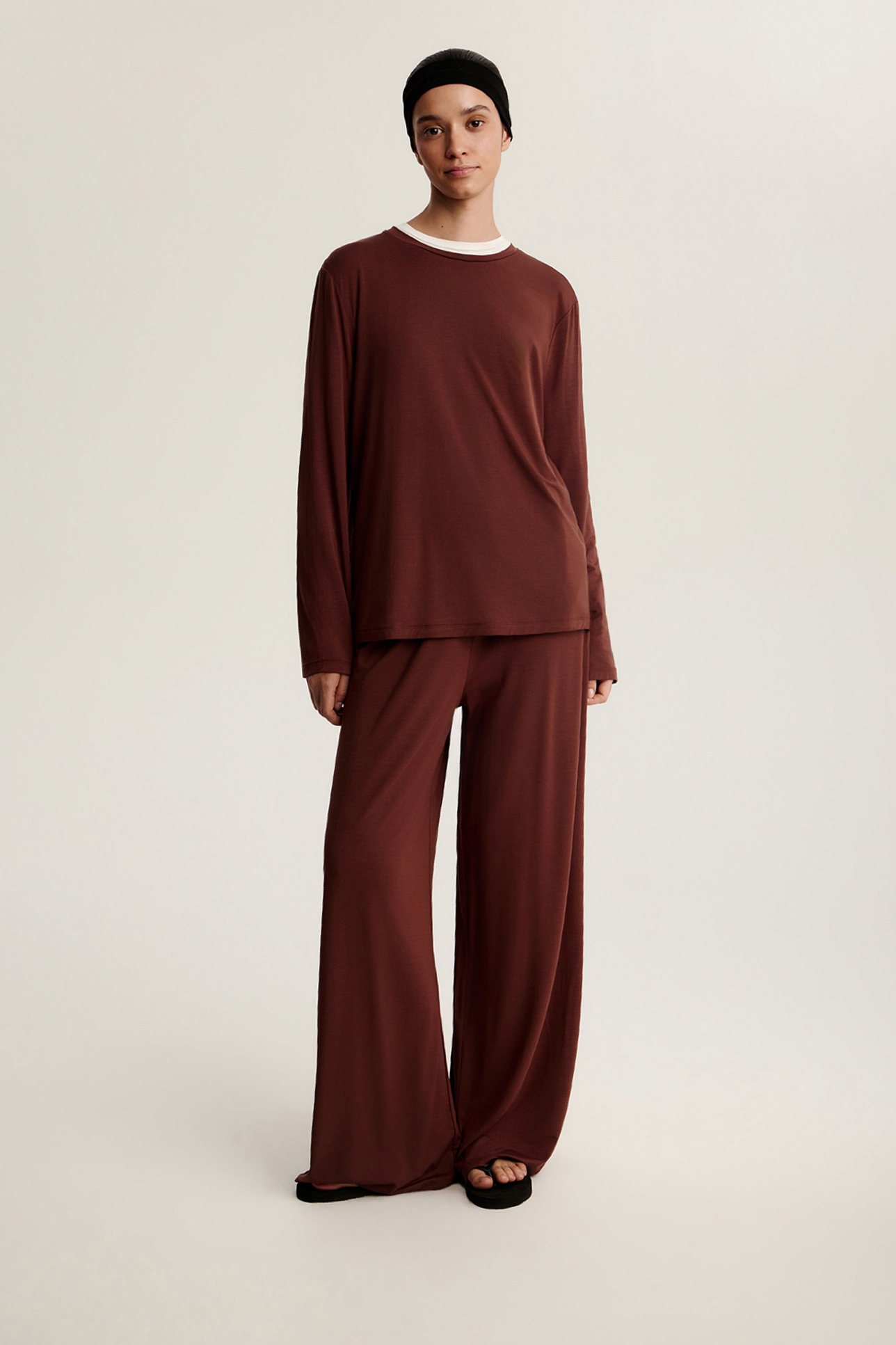 Лонгслив свободный из модала, S
Лонгслив свободный из модала, S