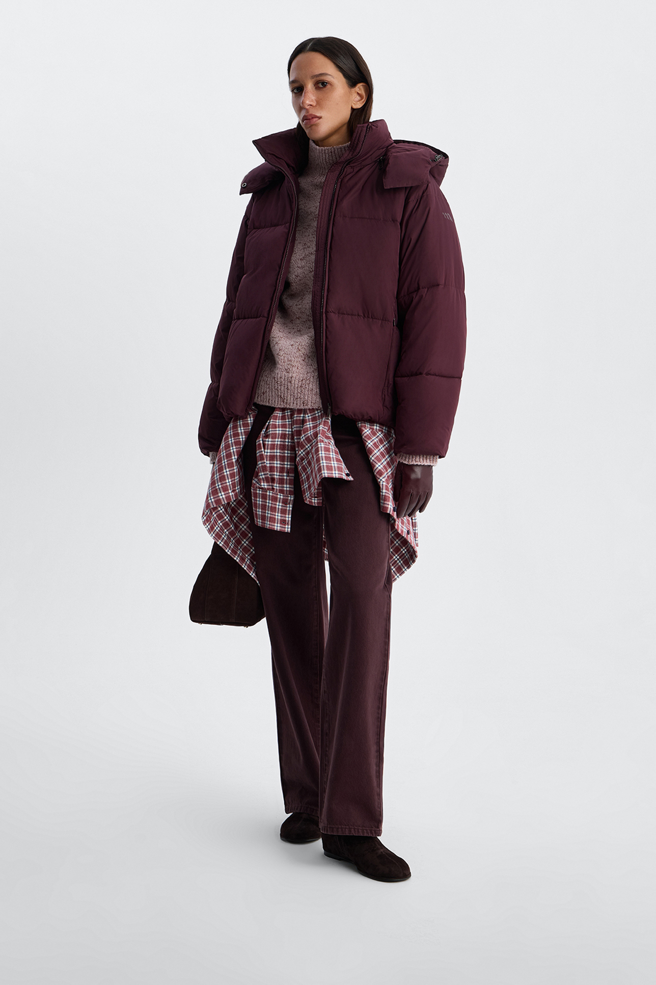 Пуховик короткий с капюшоном сливового цвета, XS
Пуховик короткий с капюшоном сливового цвета, XS