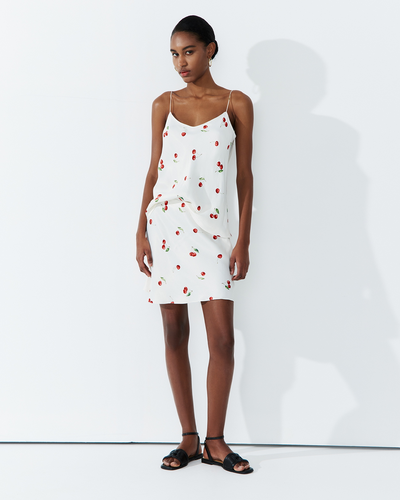 Юбка мини из вискозы с принтом белого цвета, XS
Юбка мини из вискозы с принтом белого цвета, XS