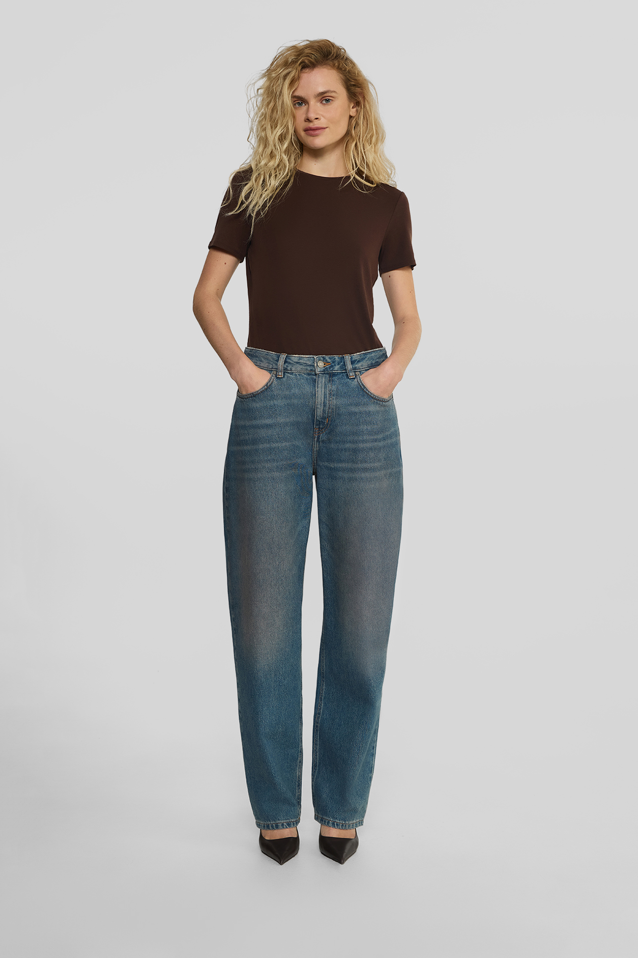 Джинсы Tailored Balloon BL200 винтажного синего цвета, 24/32
Джинсы Tailored Balloon BL200 винтажного синего цвета, 24/32