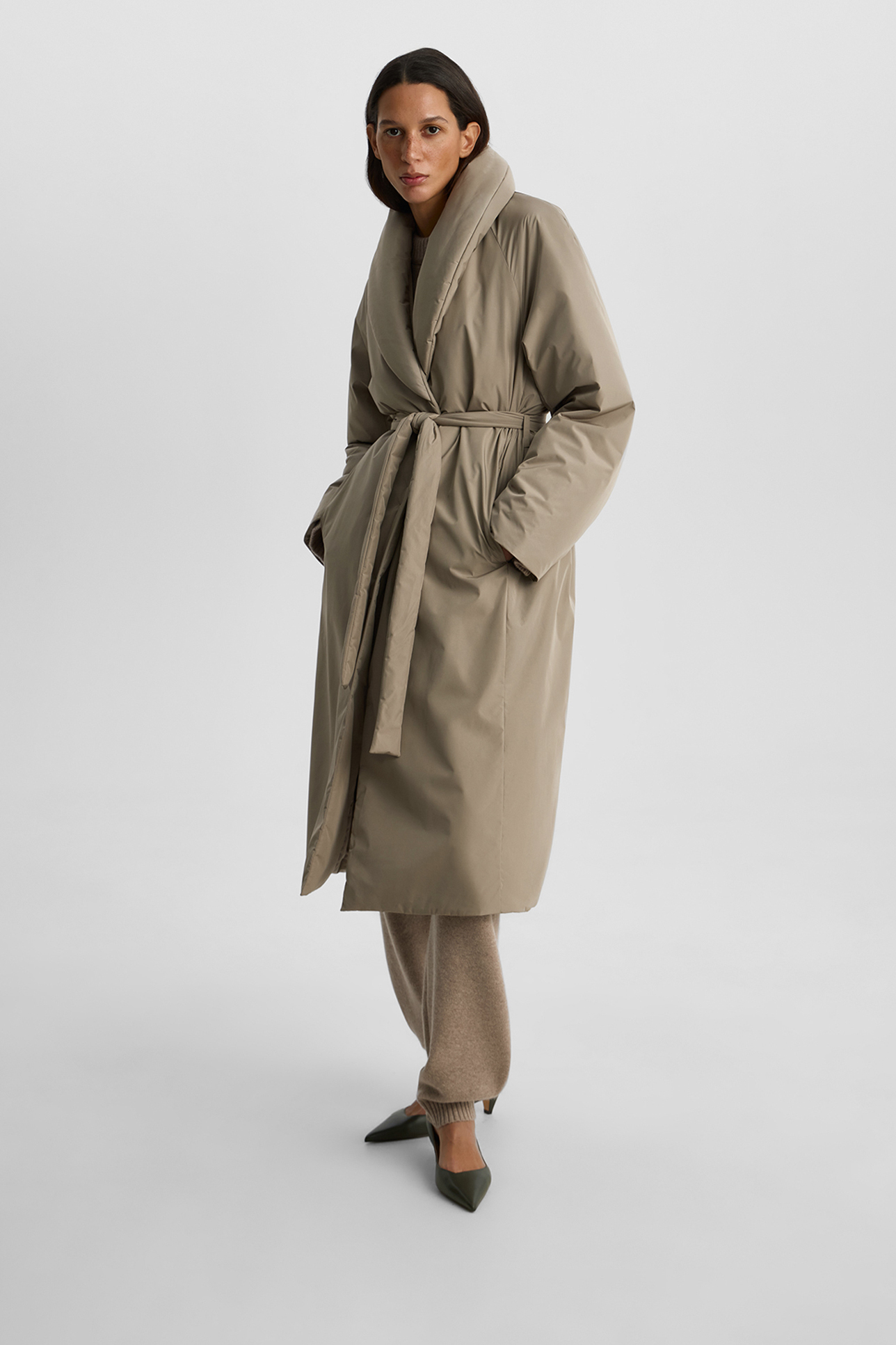 Пальто утепленное серо-бежевого цвета, XXS
Пальто утепленное серо-бежевого цвета, XXS