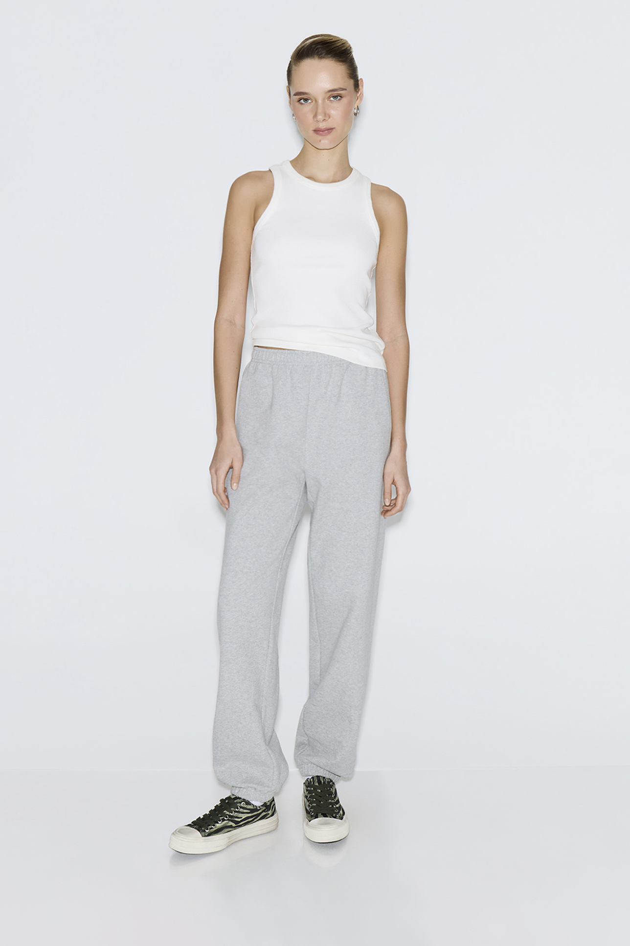 

Брюки из футера серого цвета, M