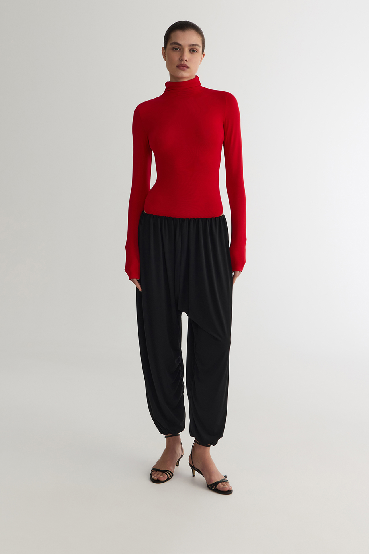 

Боди из модала алого цвета, S