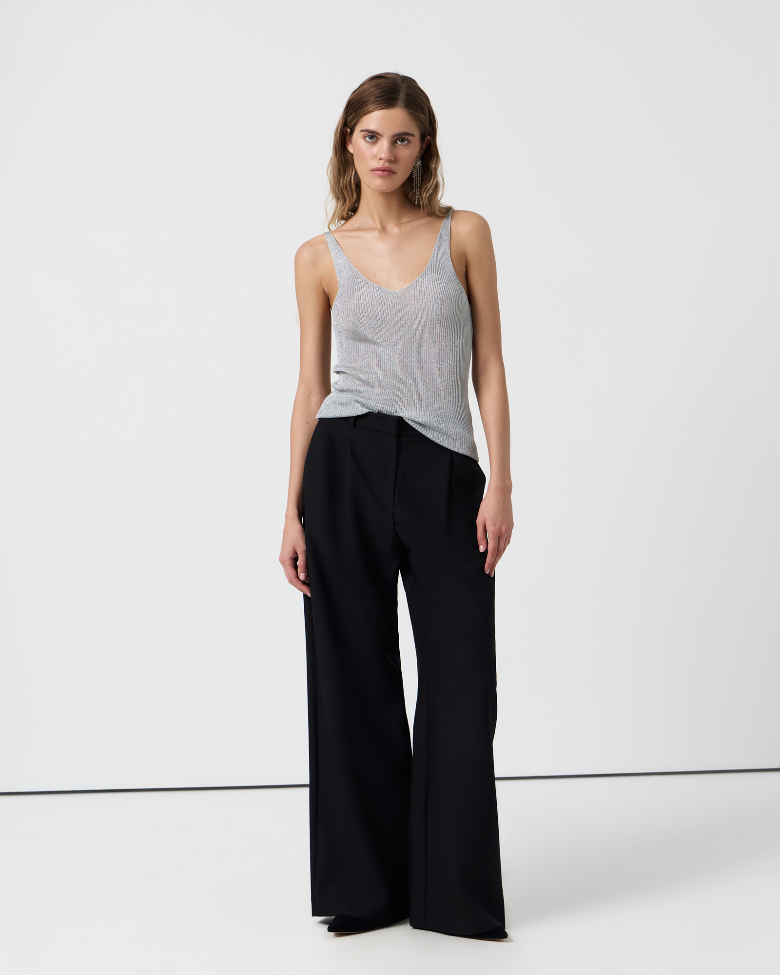 

Брюки широкие черного цвета, M