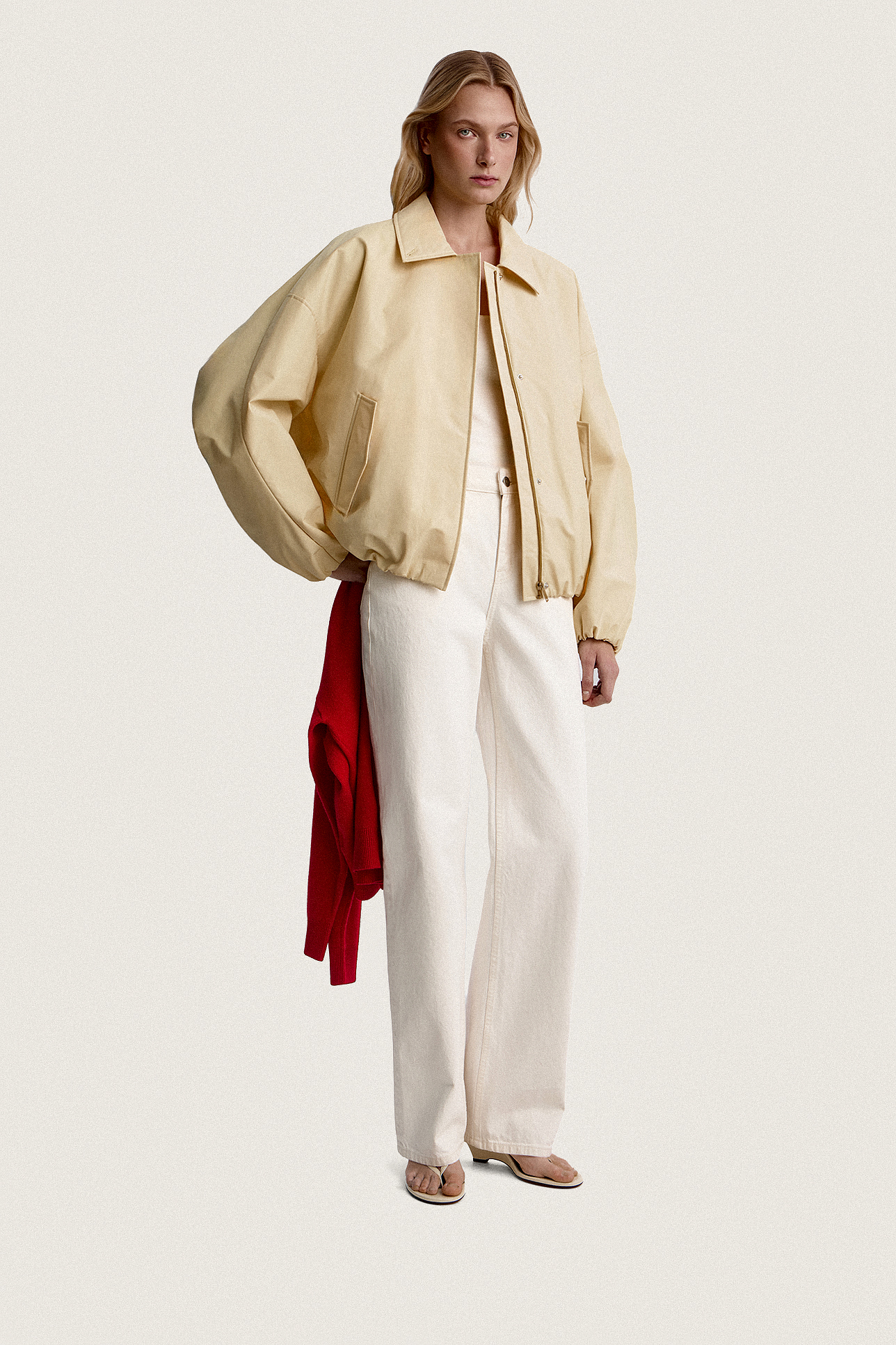 

Утепленный бомбер с акцентным воротником, S