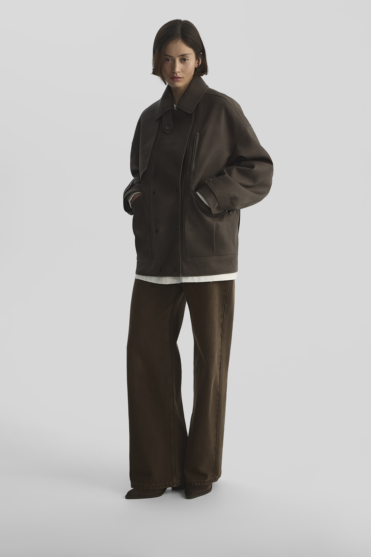 

Куртка-бомбер из экозамши коричневого цвета, M