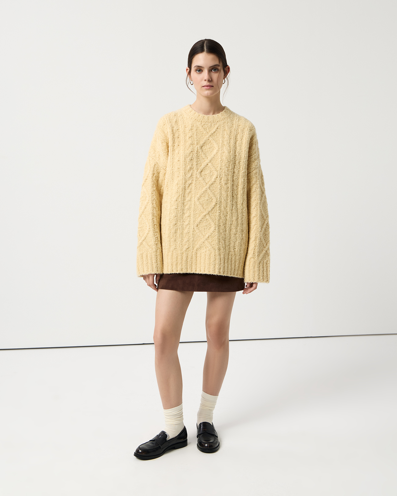 

Джемпер оверсайз с косами ванильного цвета, S