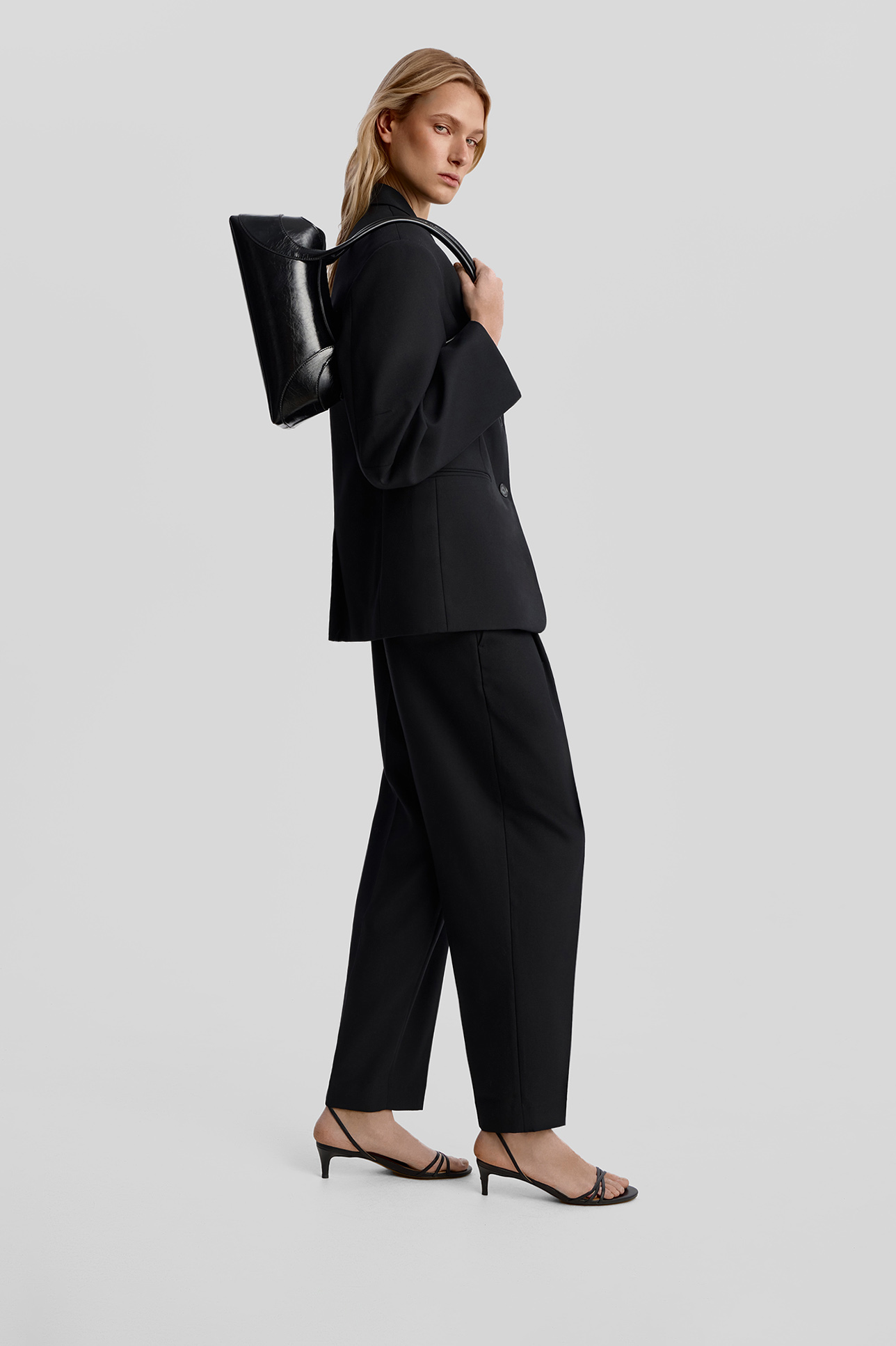 

Брюки-бананы с защипами, XXS