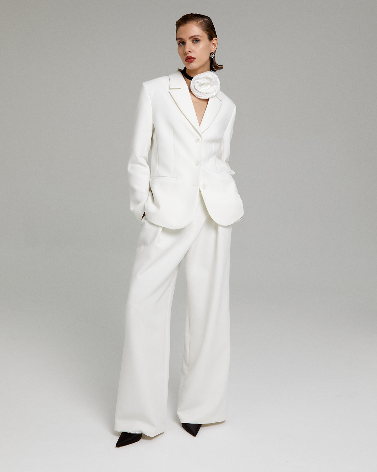 

Брюки прямые широкие молочного цвета, S