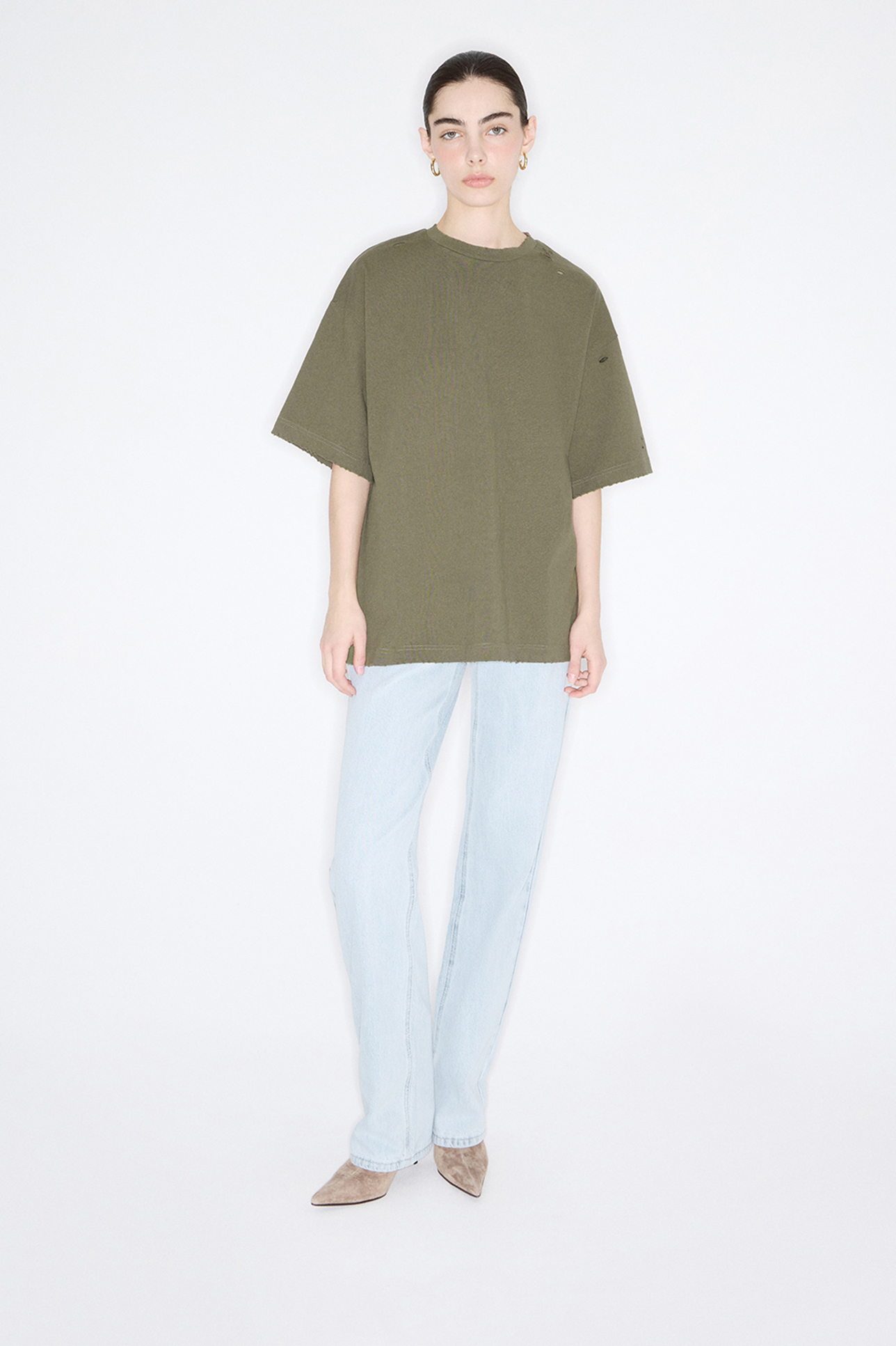 

Футболка вареная с дырками и вышивкой цвета хаки, M