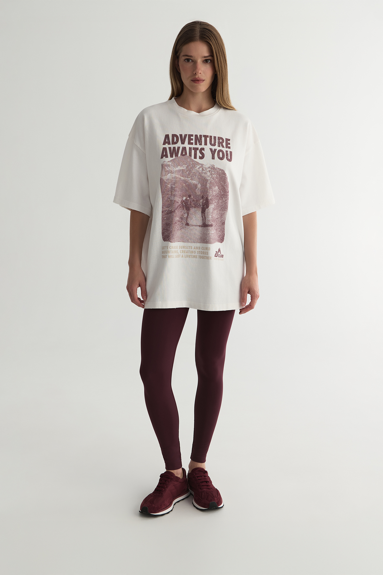 

Футболка vintage vibe с принтом Adventure молочного цвета, XS