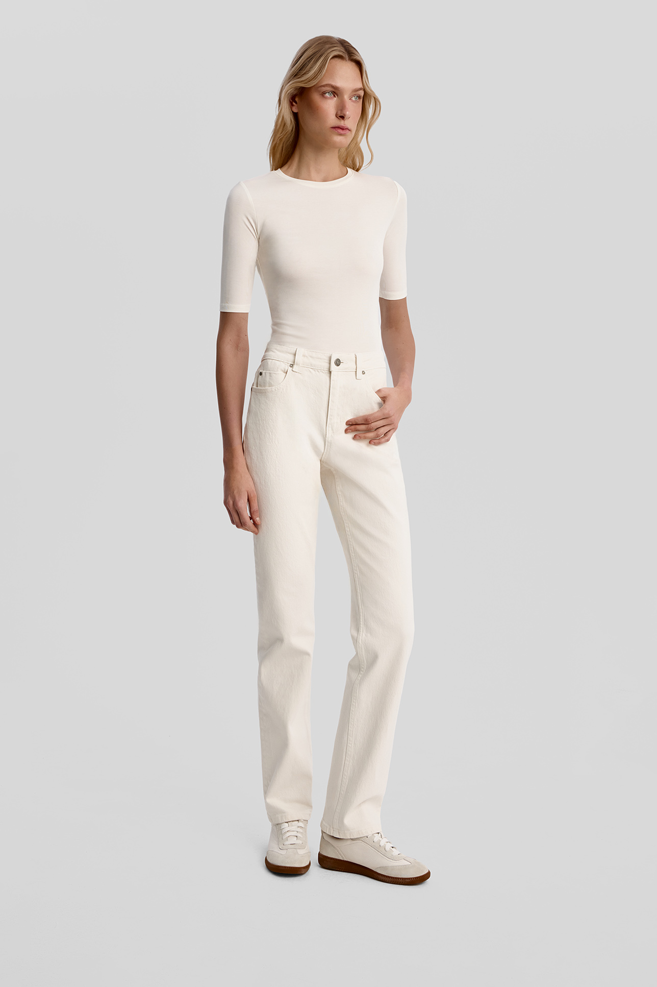 

Джинсы Straight Narrow ST106 молочного цвета, 24/32