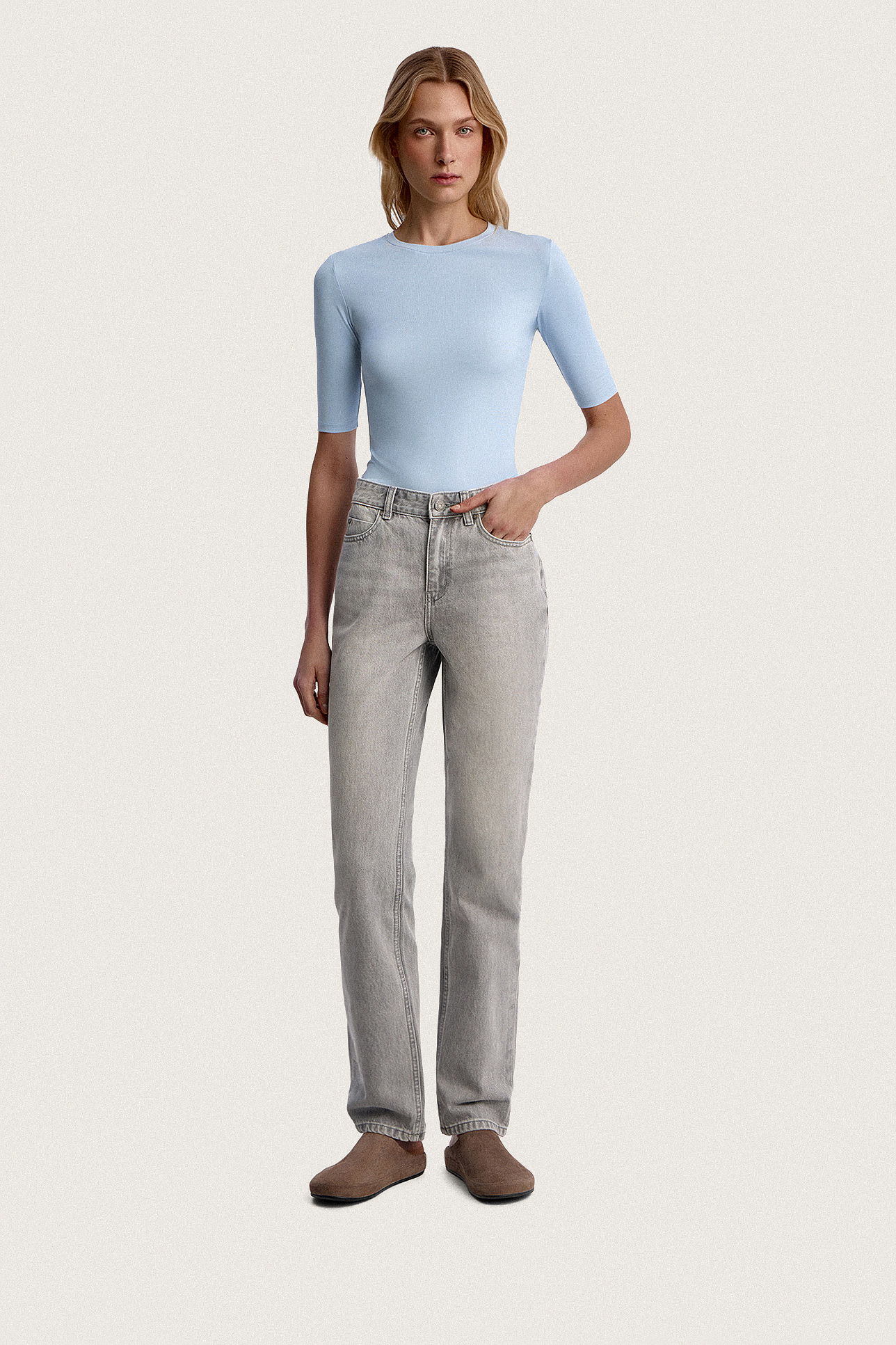 

Футболка облегающая с удлиненным рукавом, S