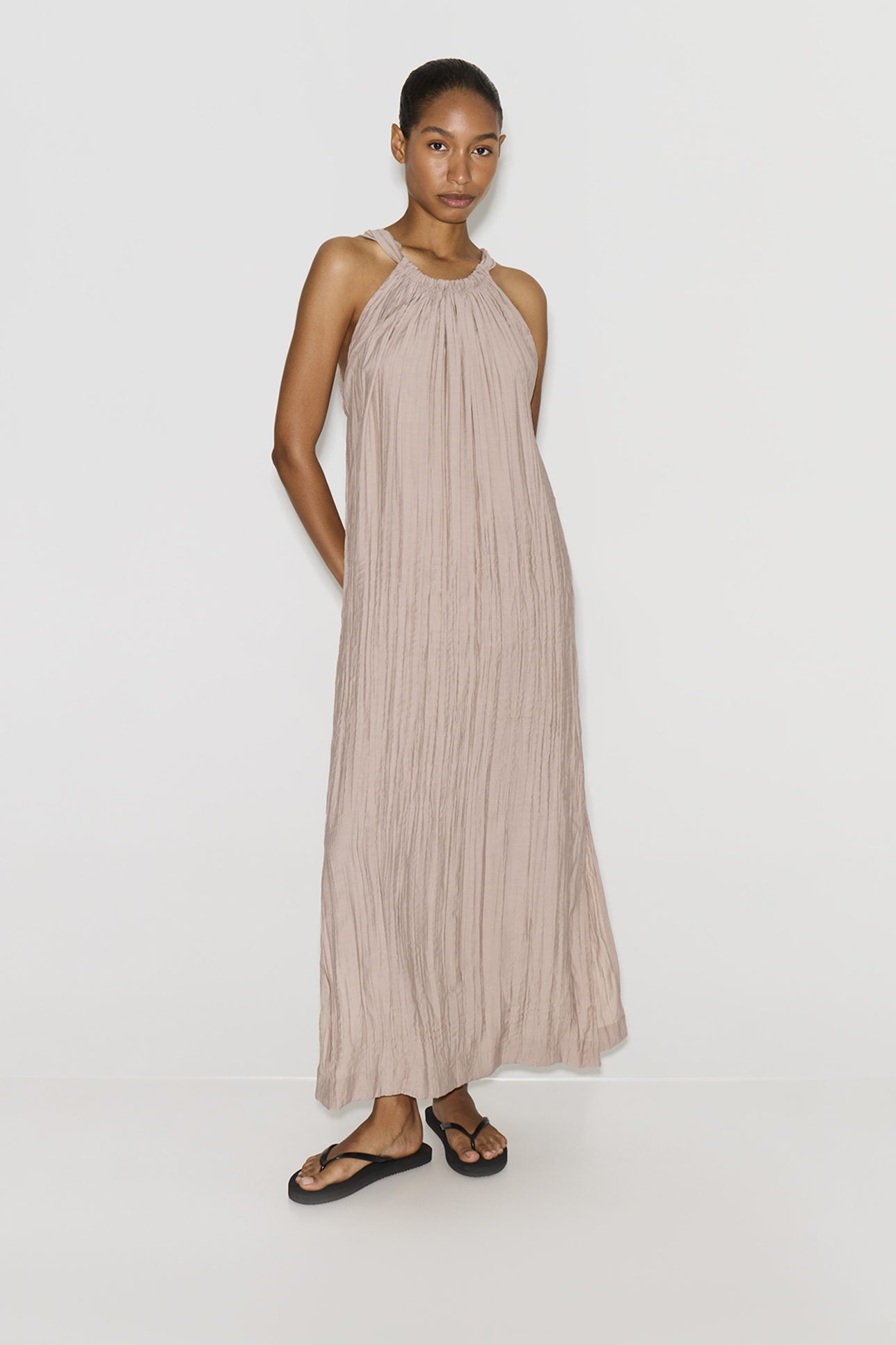 

Платье макси из жатой ткани кофейного цвета, M