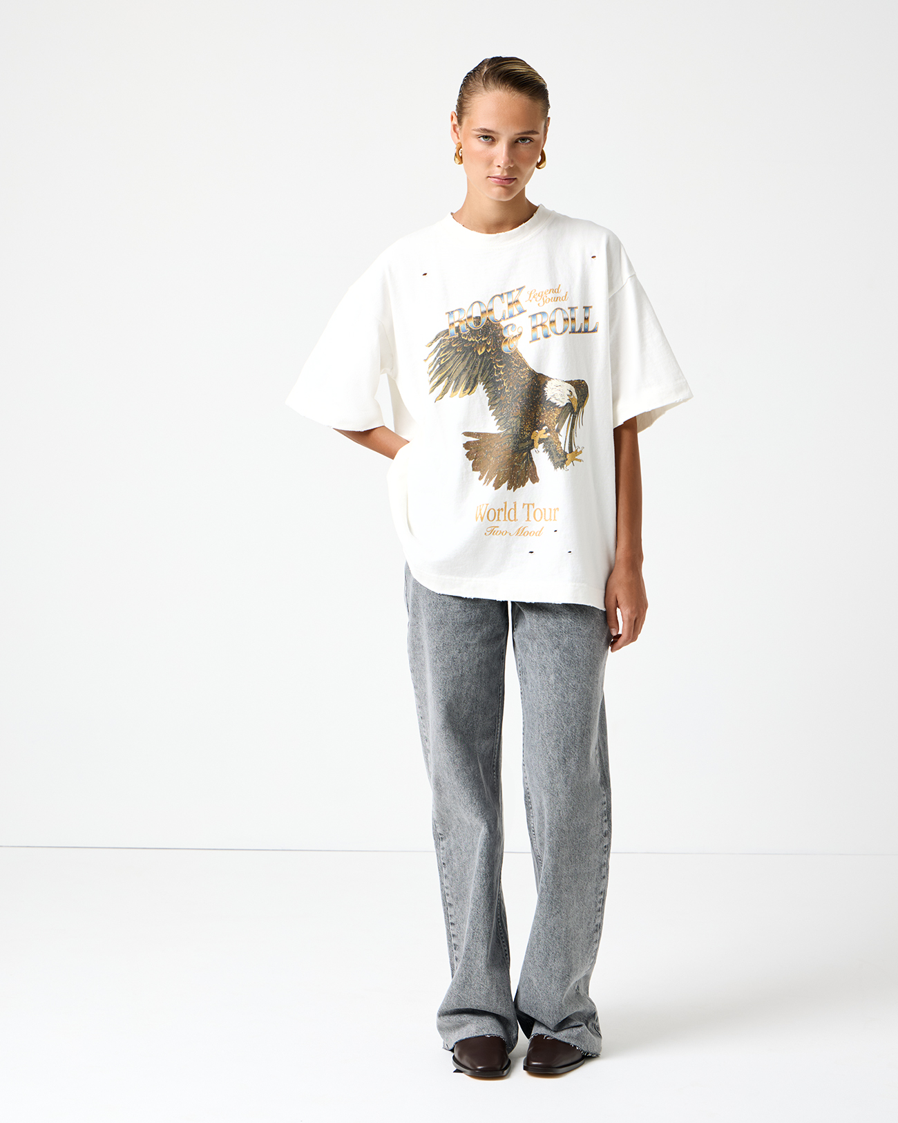 

Футболка оверсайз с принтом Орел молочного цвета, XS