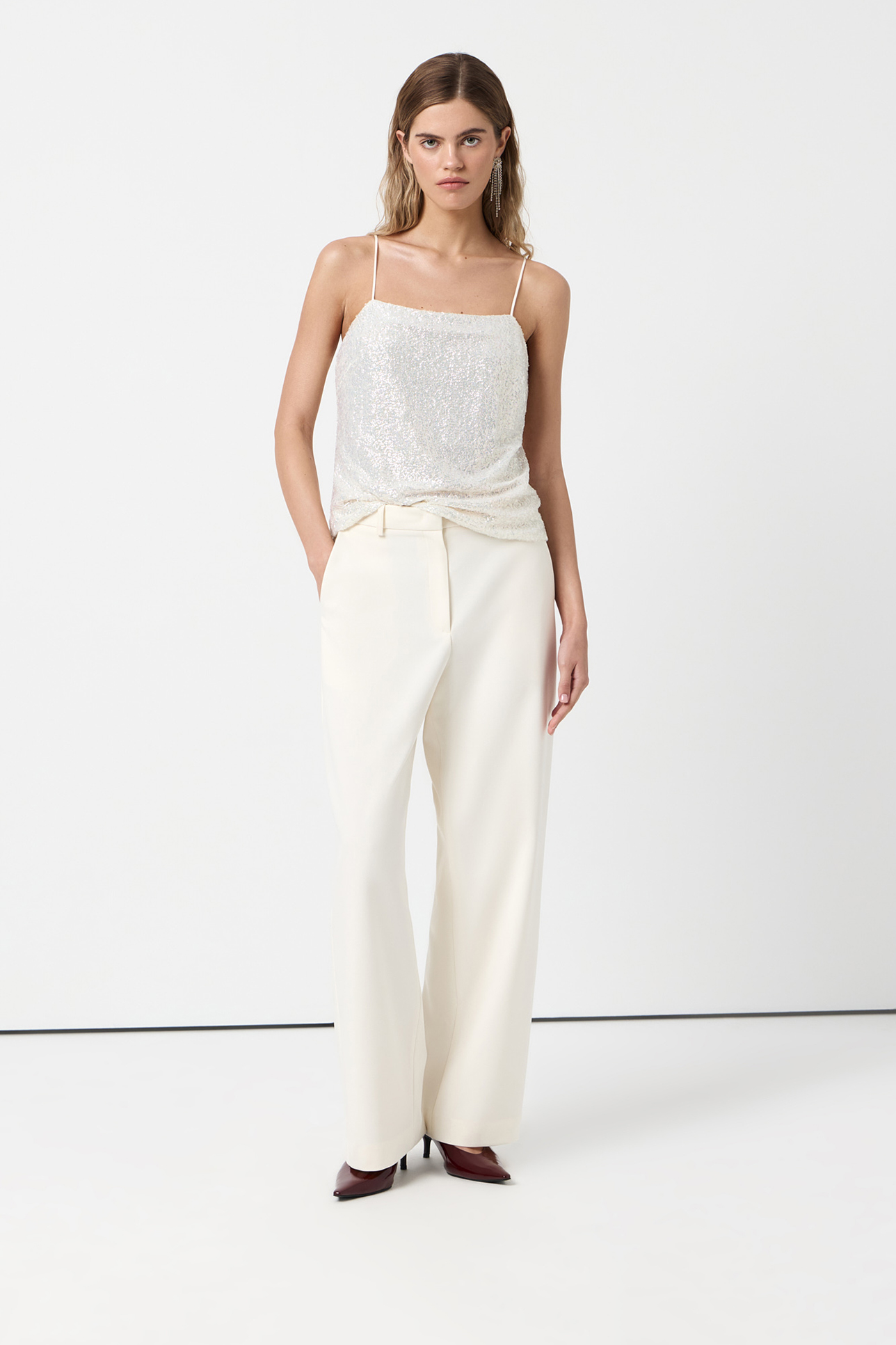 

Брюки-бананы молочного цвета, S