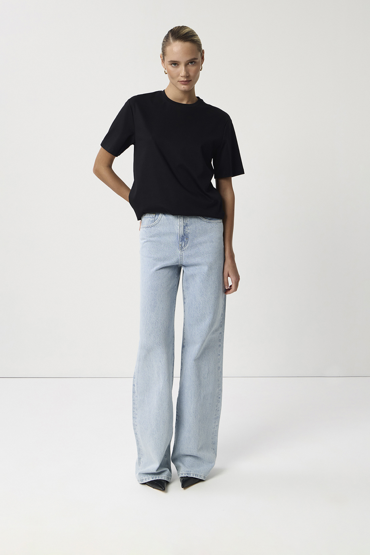 

Футболка relaxed vibe черного цвета, XXS