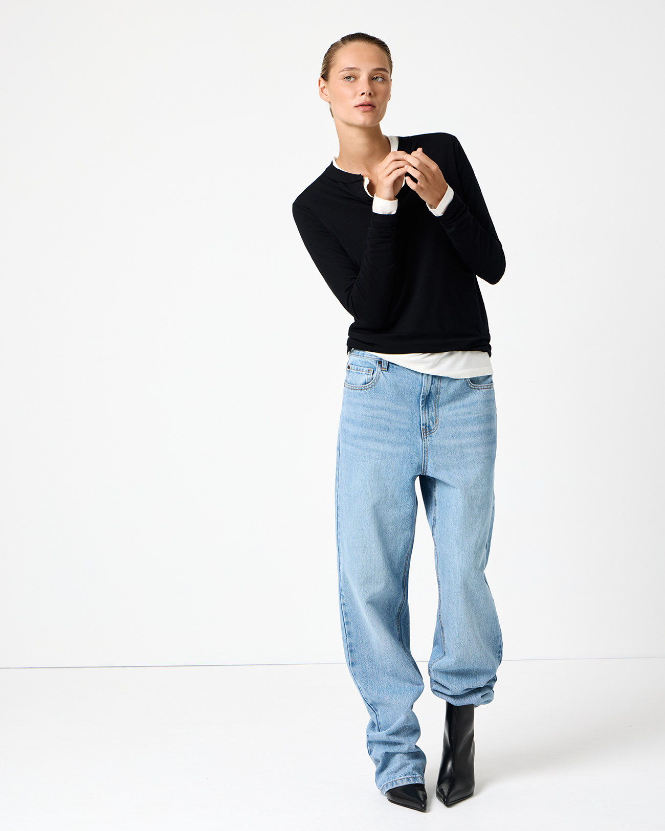 

Лонгслив с планкой тонкий трикотаж с шерстью черного цвета, S