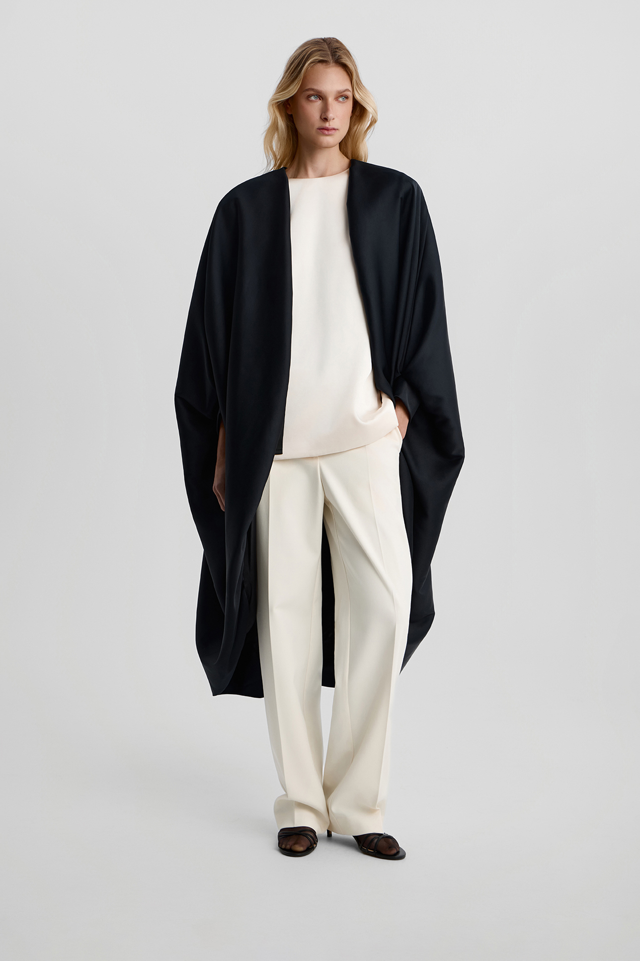 

Кейп из атласной ткани черного цвета, OS