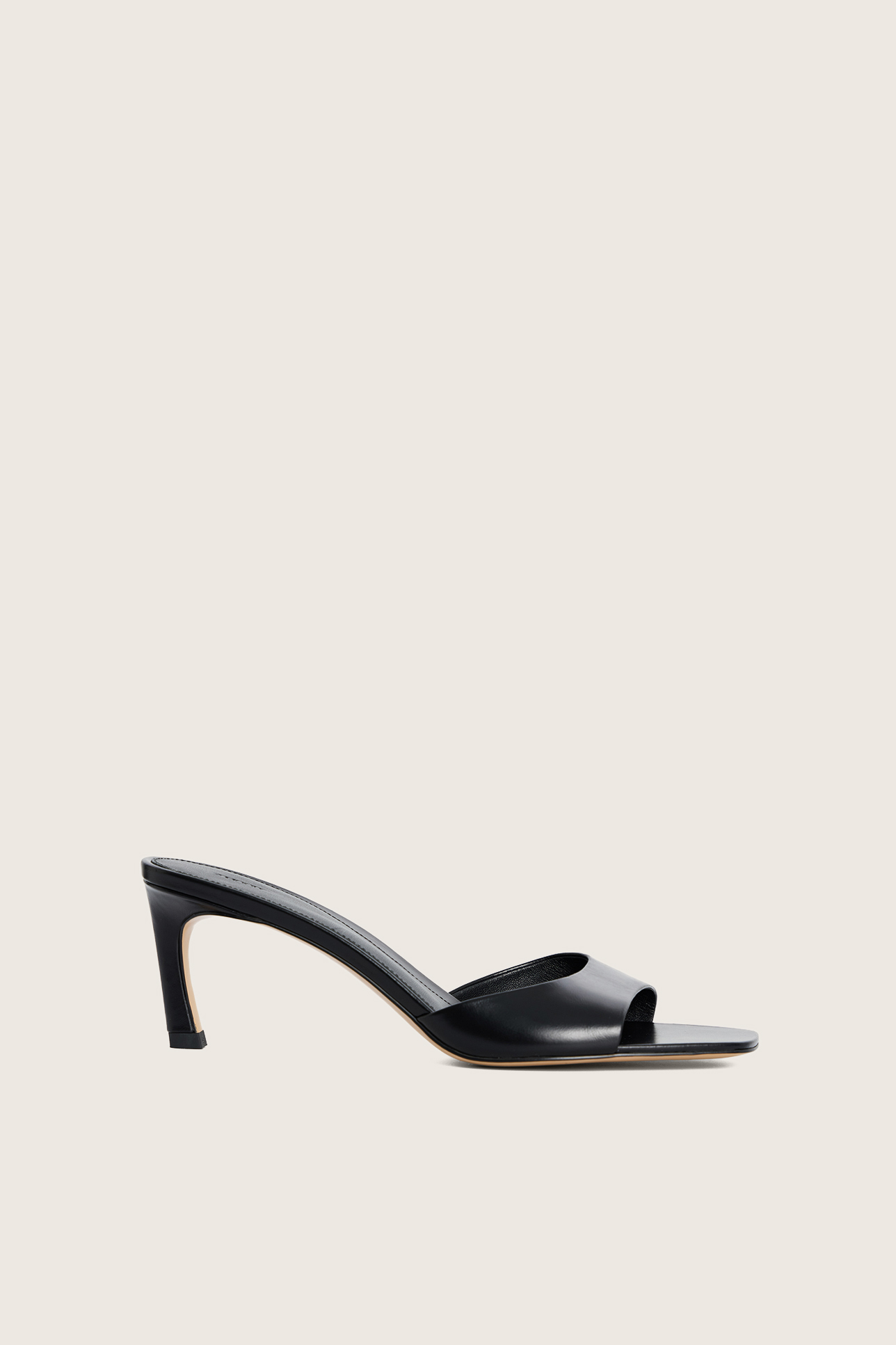 

Мюли из кожи на каблуке, 36