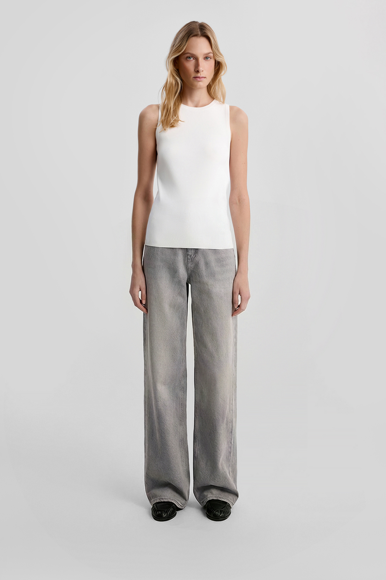 

Майка вязаная в рубчик, M