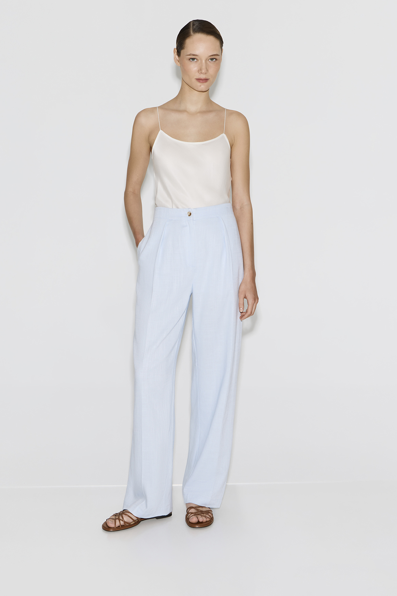 

Брюки голубого цвета, L