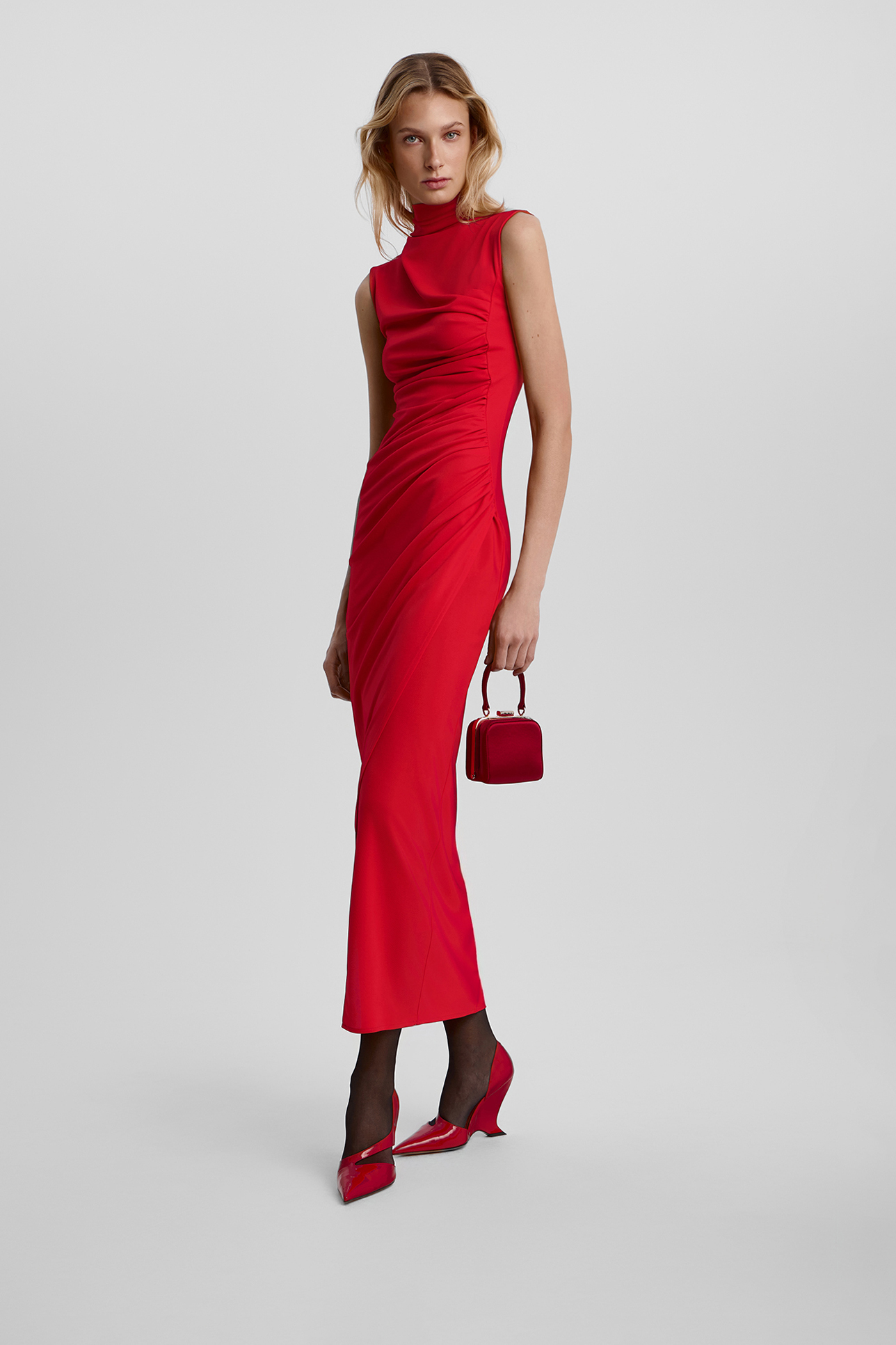 

Платье миди без рукавов с юбкой на запах красного цвета, S