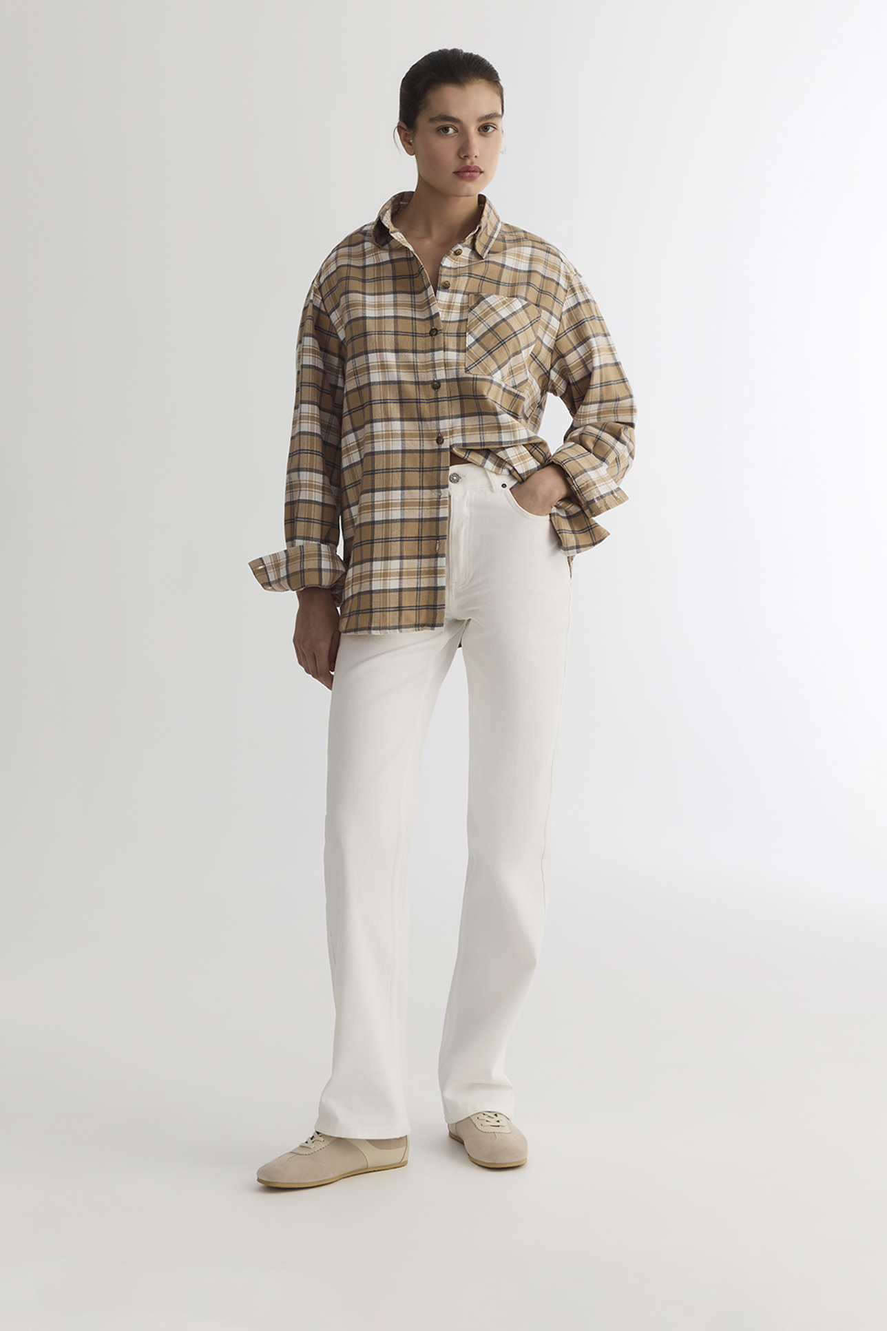 

Рубашка в клетку светло-бежевого цвета, S