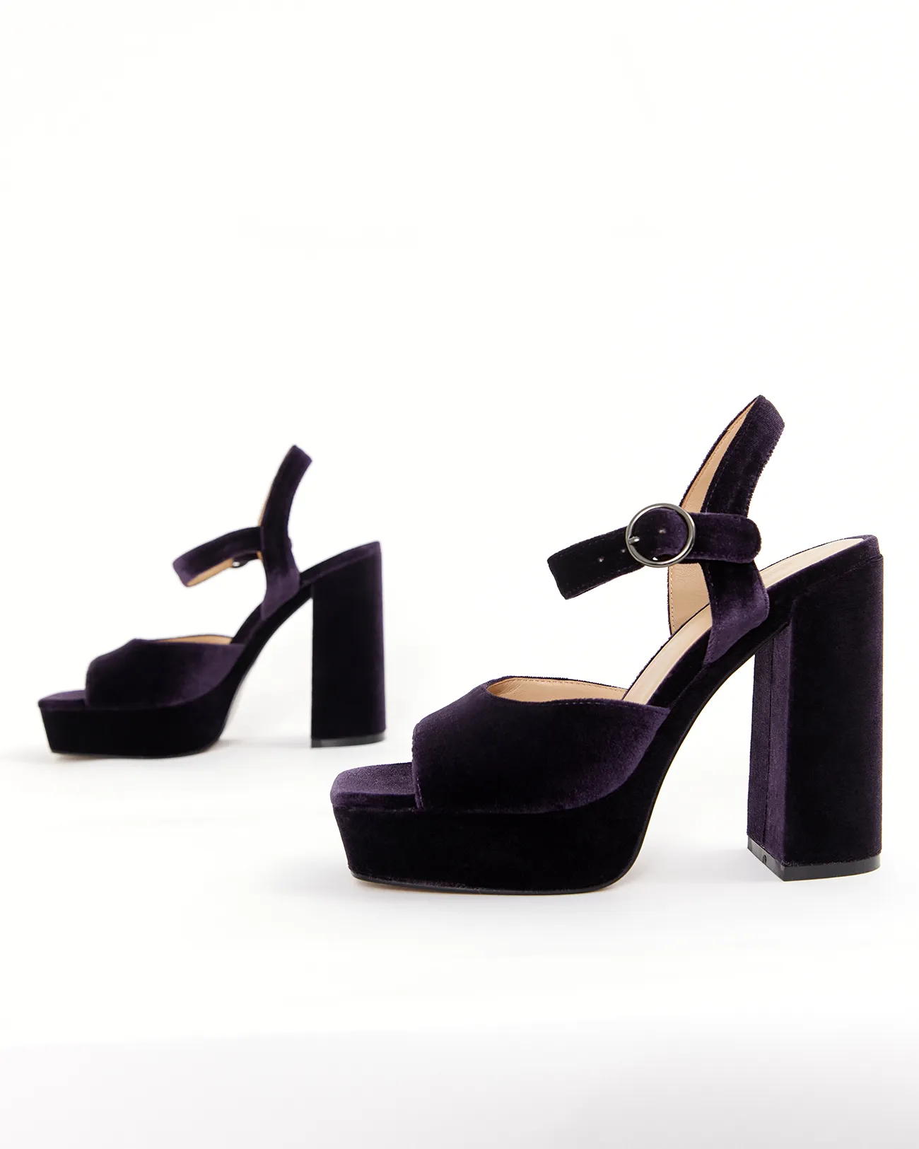 

Босоножки на платформе фиолетового цвета, 41