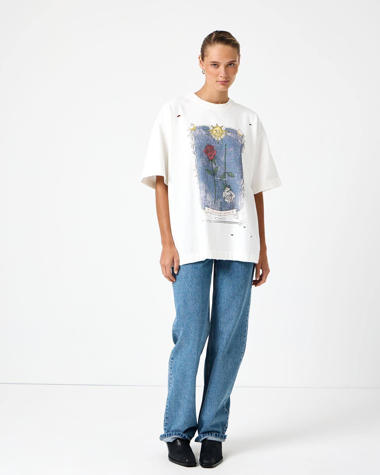 

Футболка оверсайз с принтом Розы молочного цвета, XS