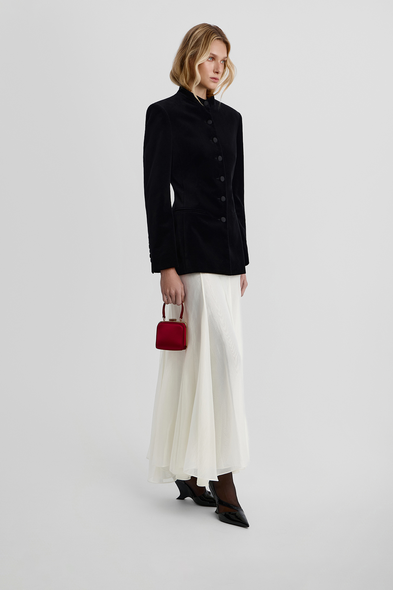 

Жакет из бархатной ткани черного цвета, L