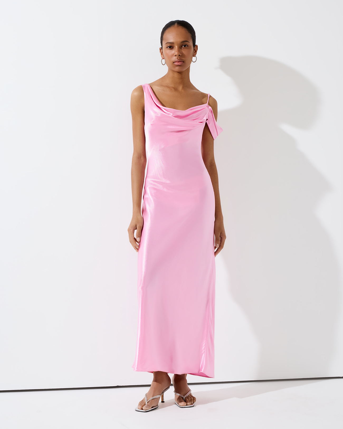 

Платье-комбинация асимметричное розового цвета, S