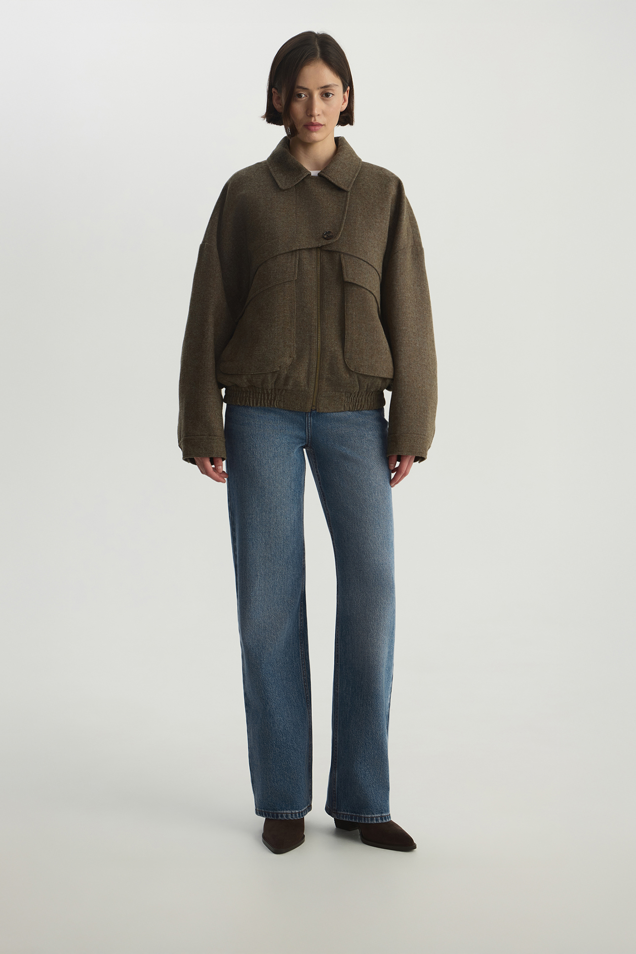 

Бомбер с декоративными элементами коричневого цвета, S