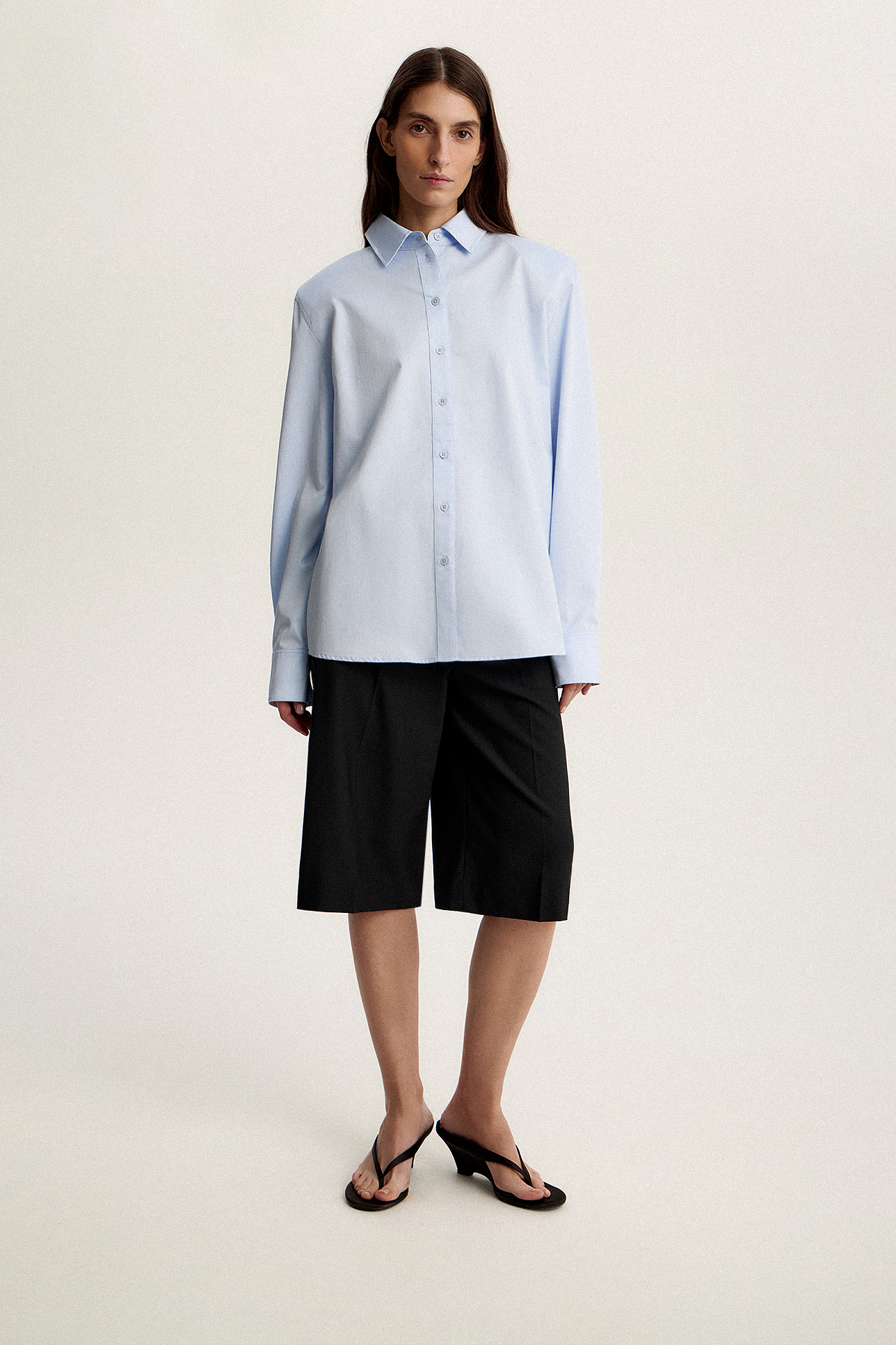 

Рубашка с объемными плечами, L