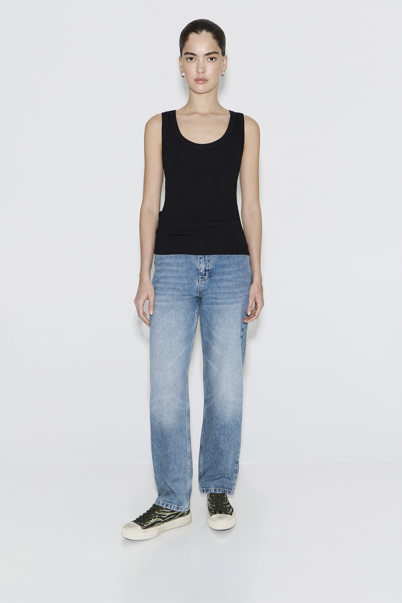 

Майка базовая черного цвета, S