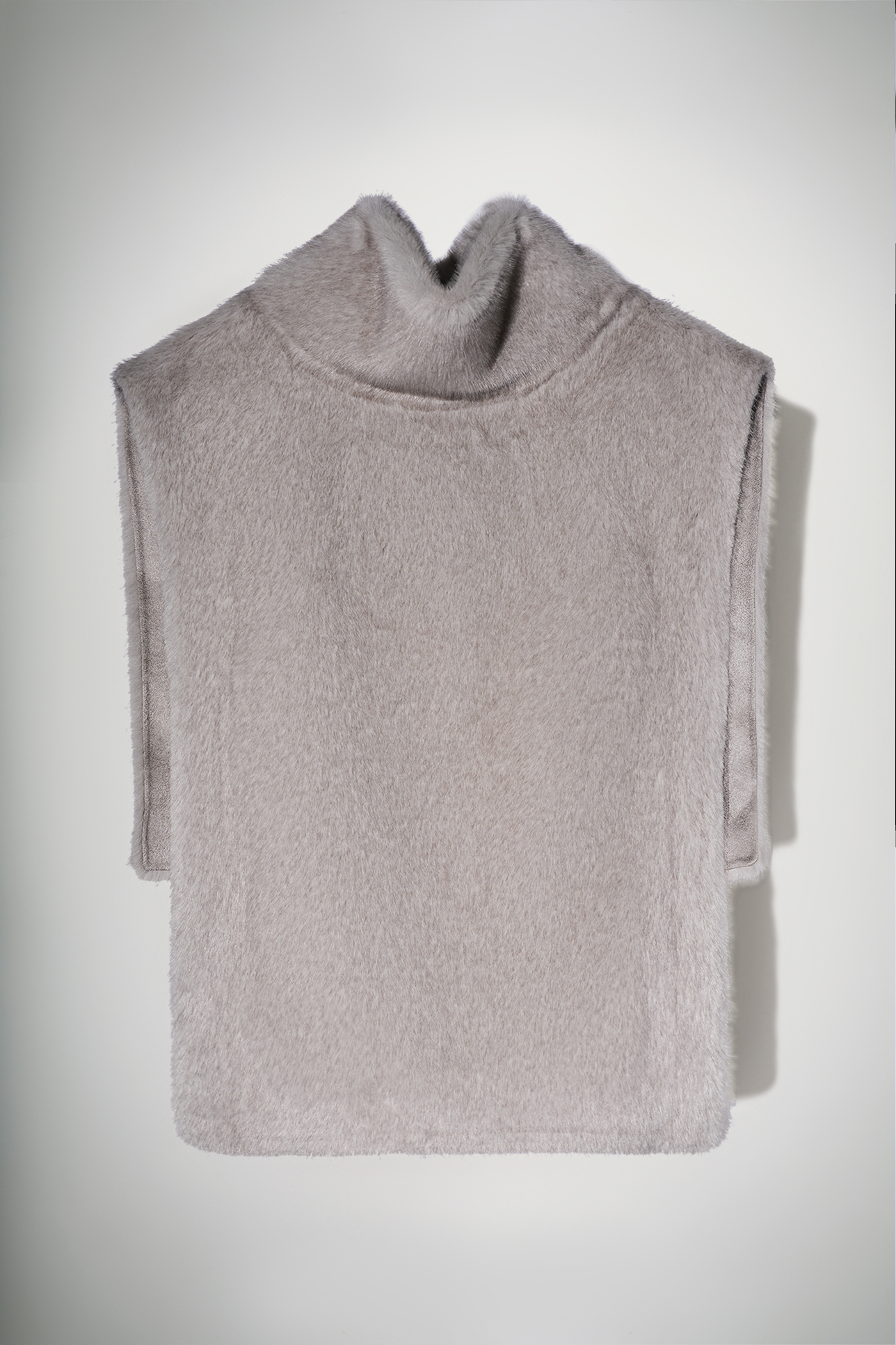 

Манишка из экомеха серого цвета, OS