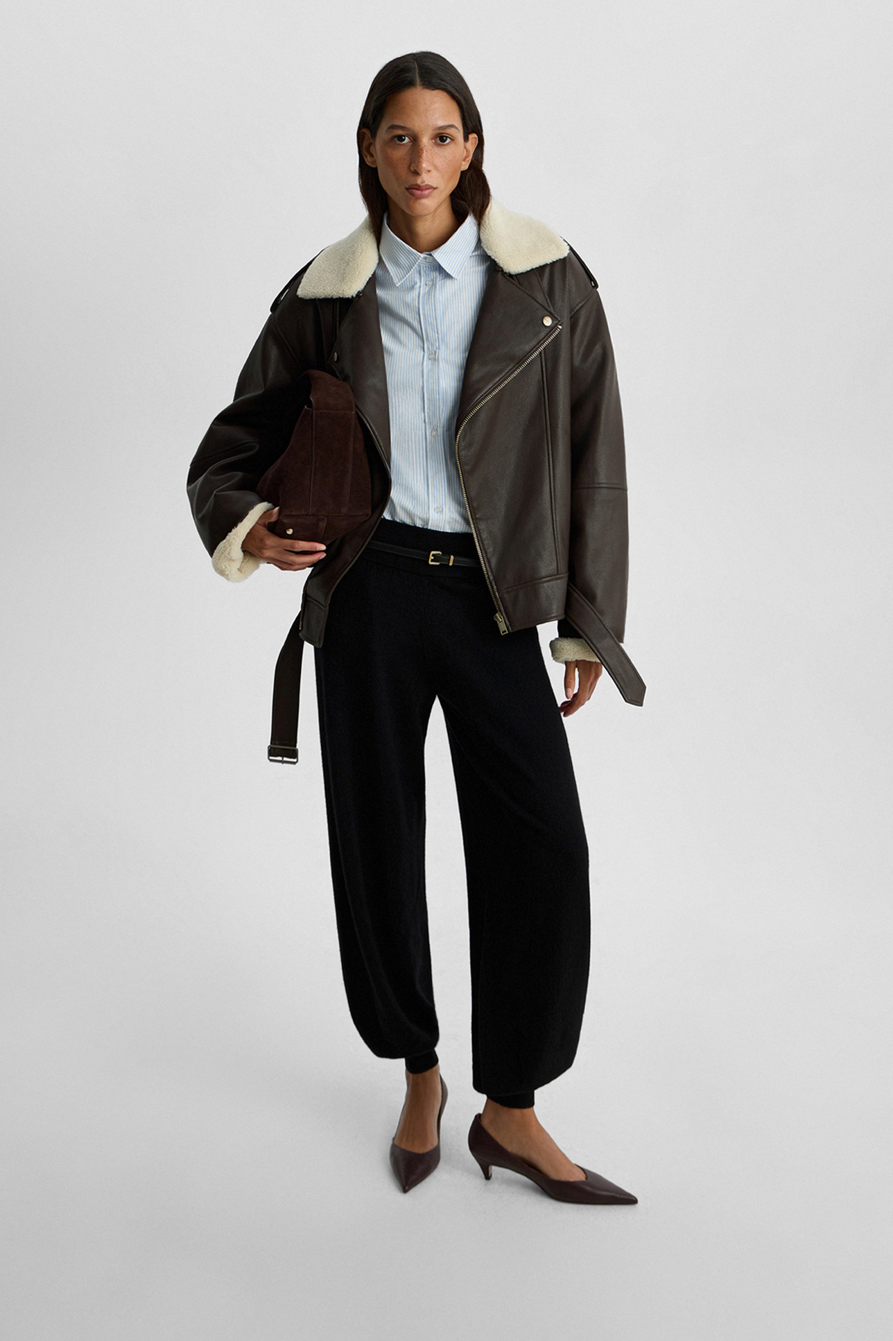 

Куртка из экокожи с меховым воротником коричневого цвета, S