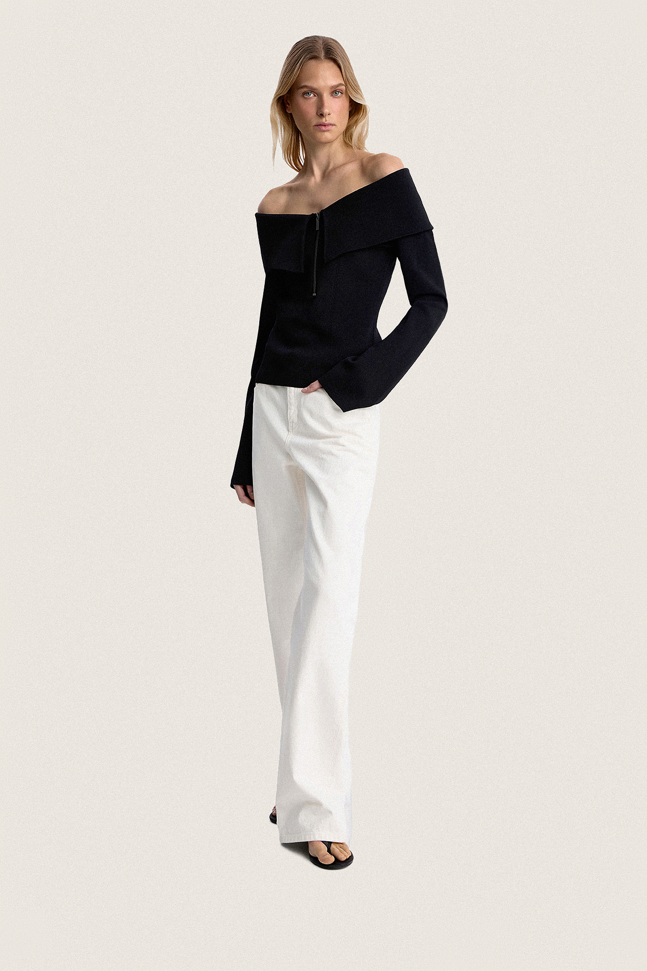 

Джемпер с открытыми плечами, S