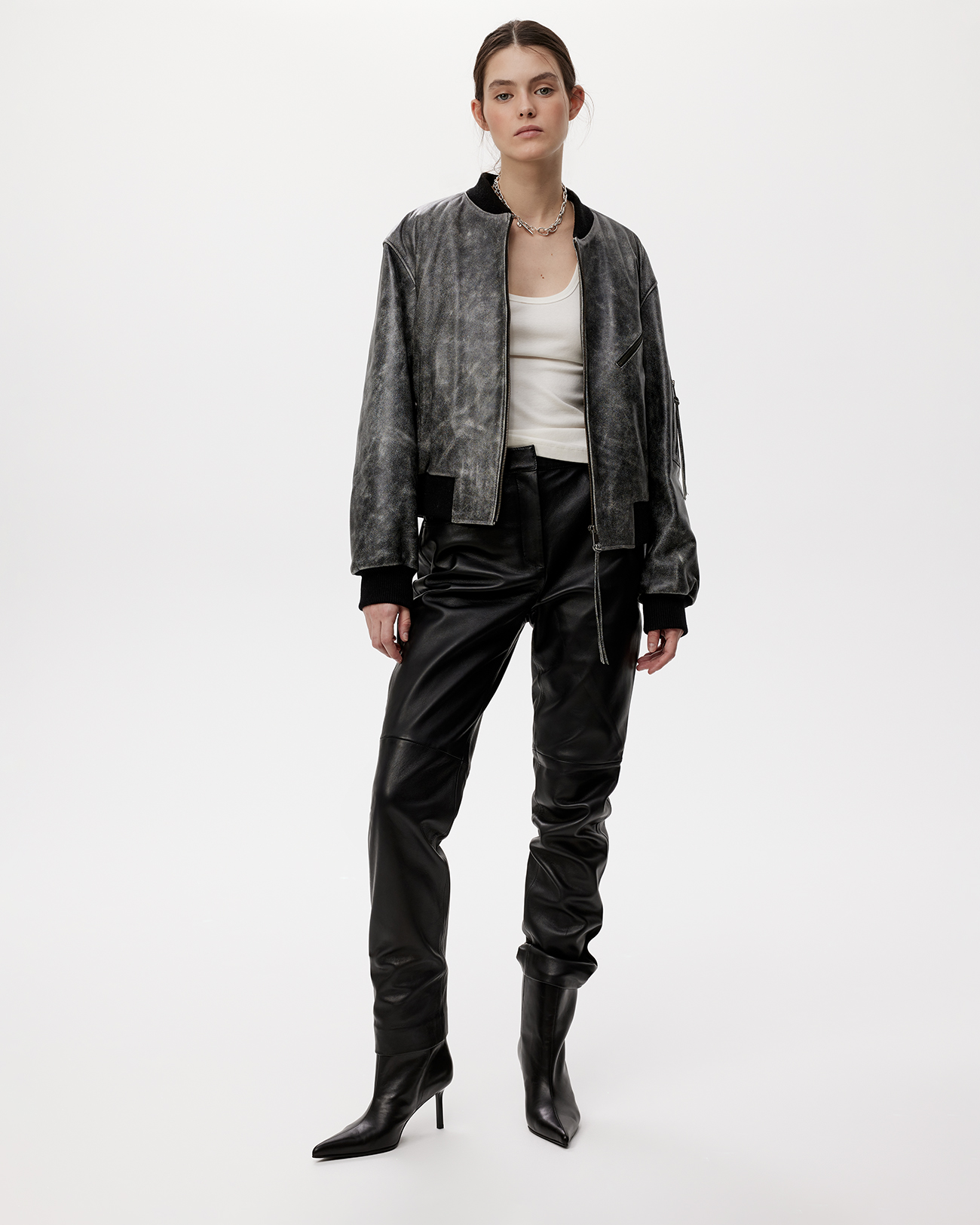 

Куртка-бомбер из натуральной кожи с винтажным эффектом, M