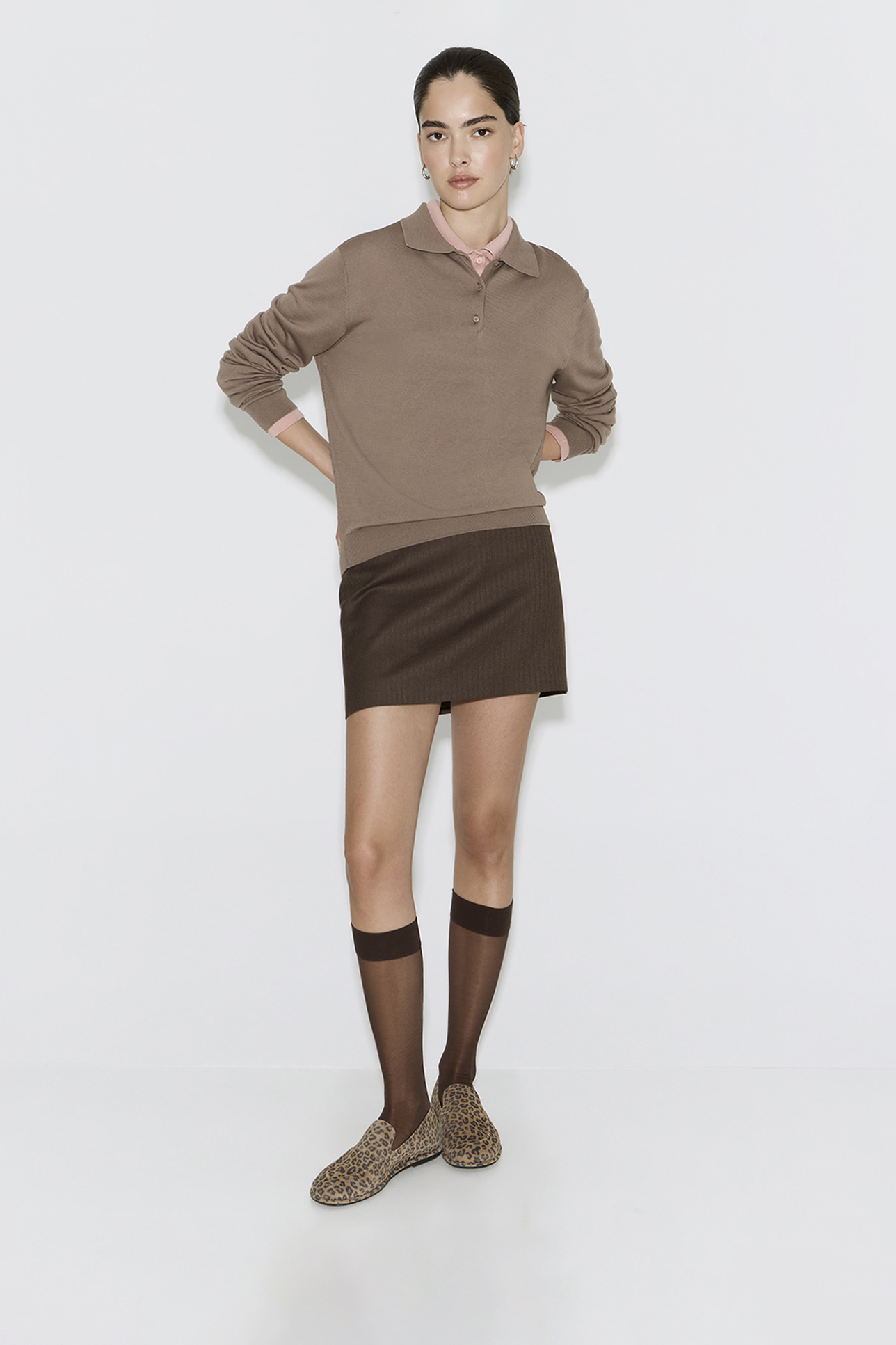 

Поло гладкое с длинным рукавом кофейного цвета, S