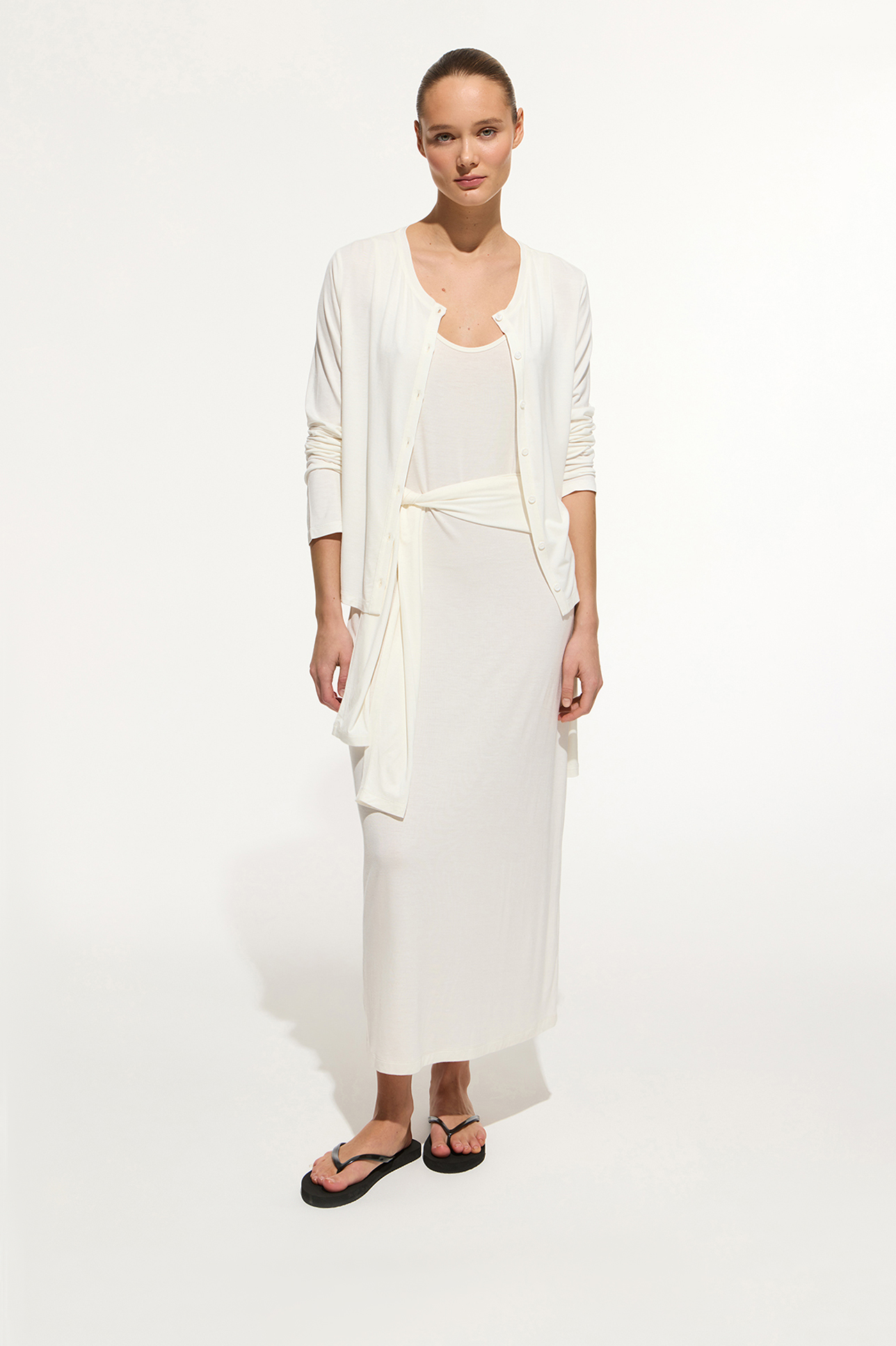 

Укороченный кардиган из тонкого трикотажа молочного цвета, L